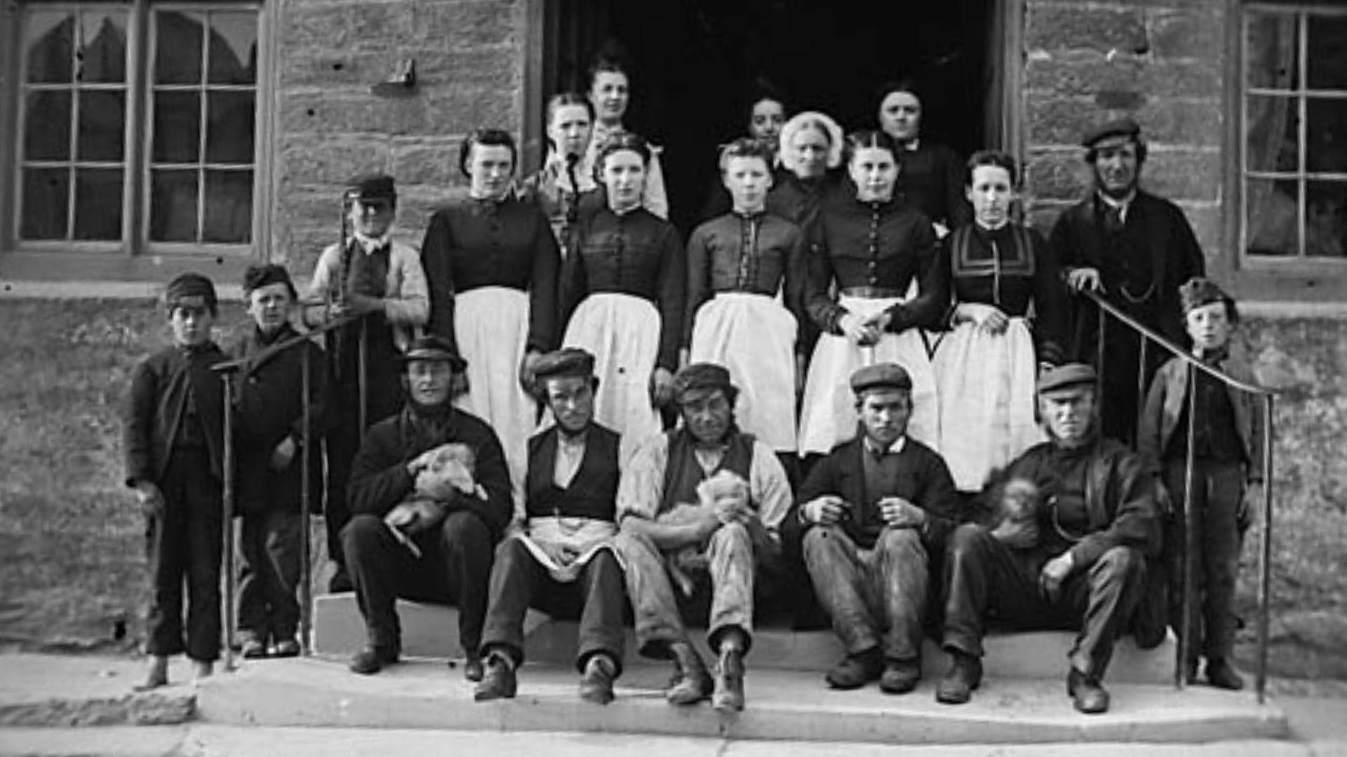 Staff Gwesty Owain Glyndŵr yng Nghorwen