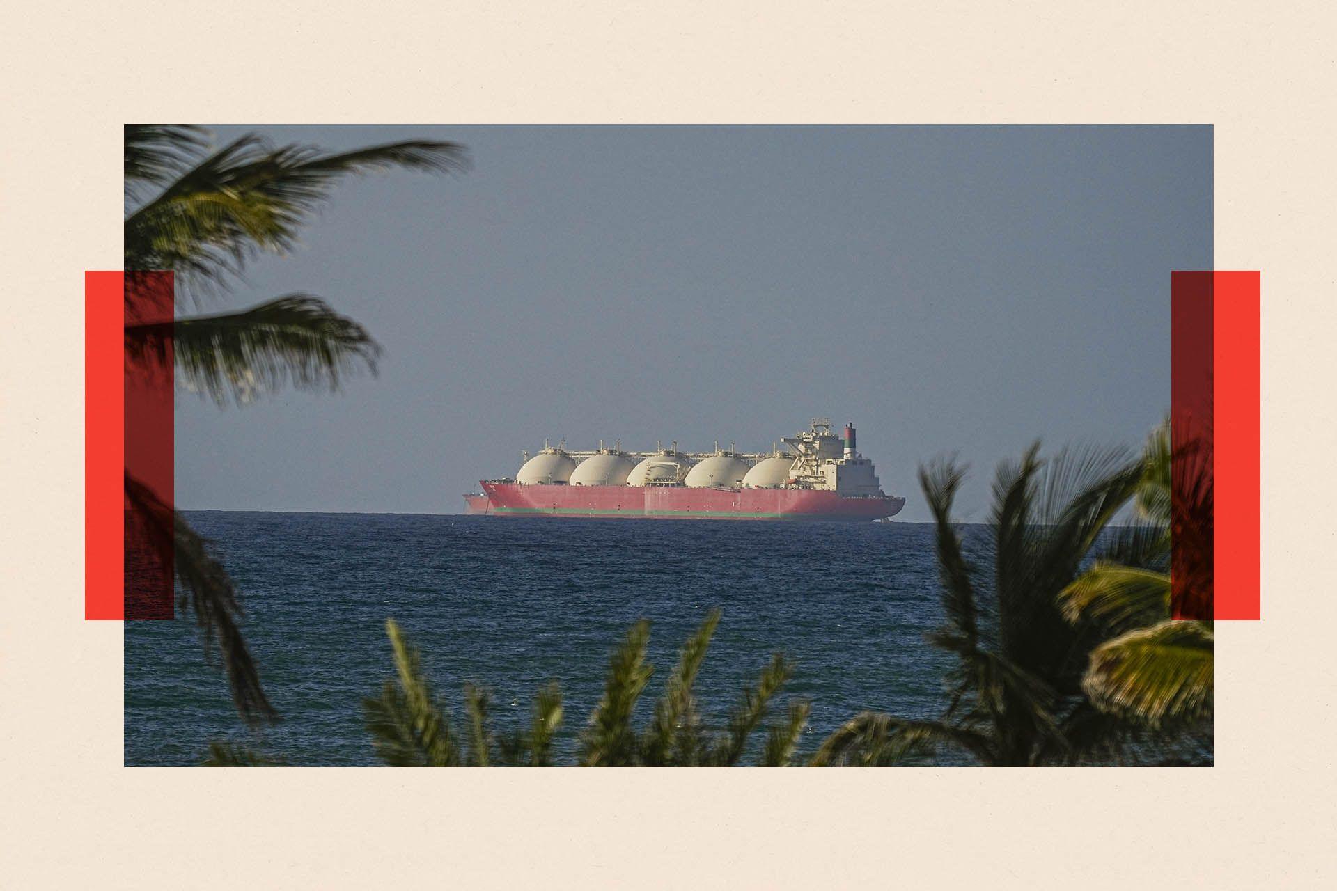 A view of the vessels heading towards the Strait of Hormuz