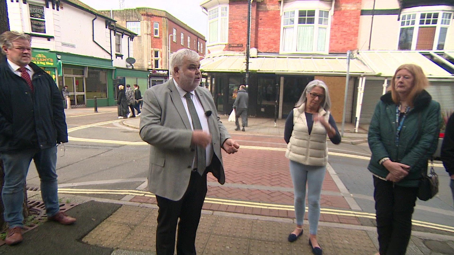 Torbay Council leader speaks to Torbay Road traders in Paignton