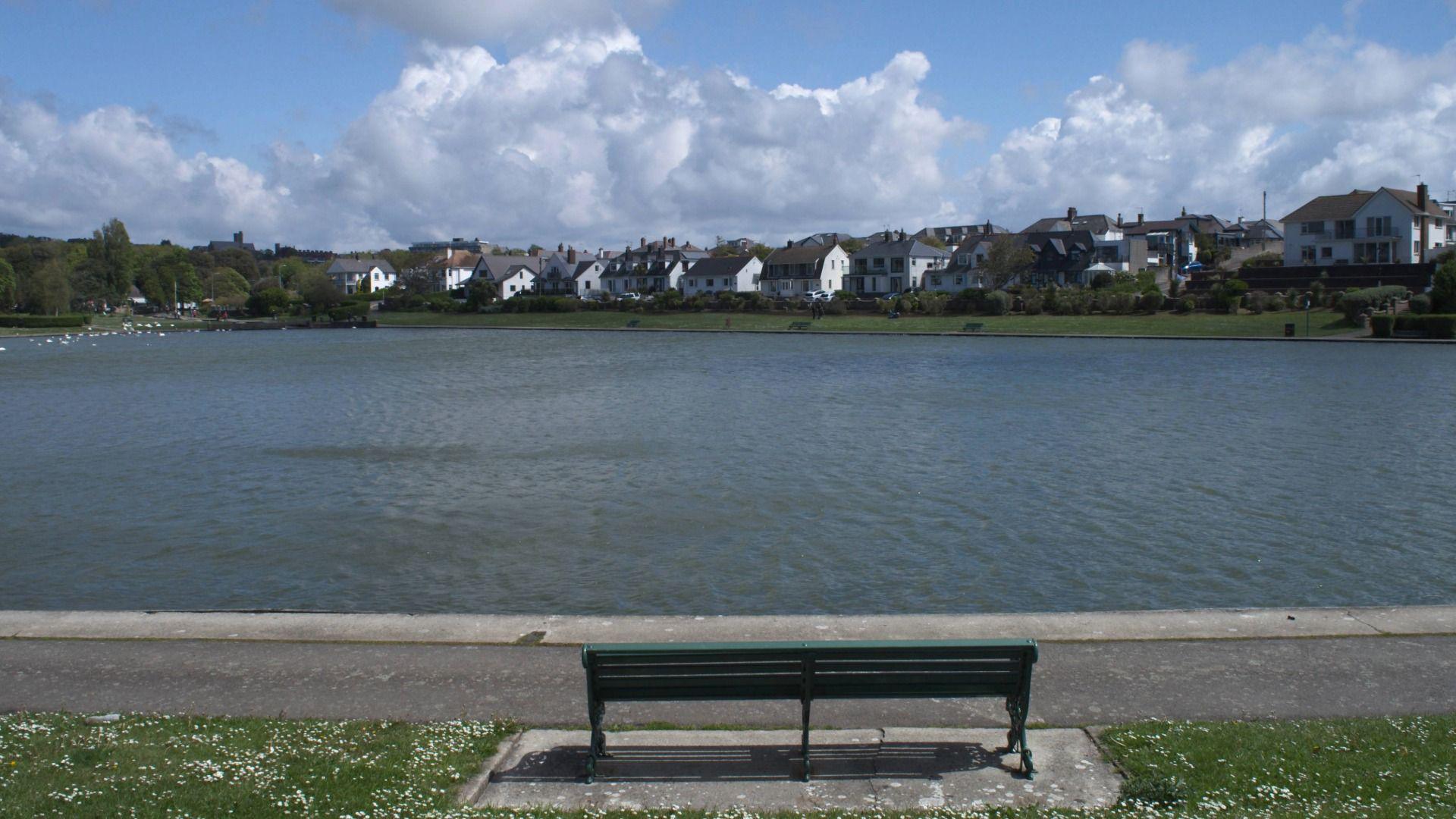 Llyn y Cnap yn y Barri