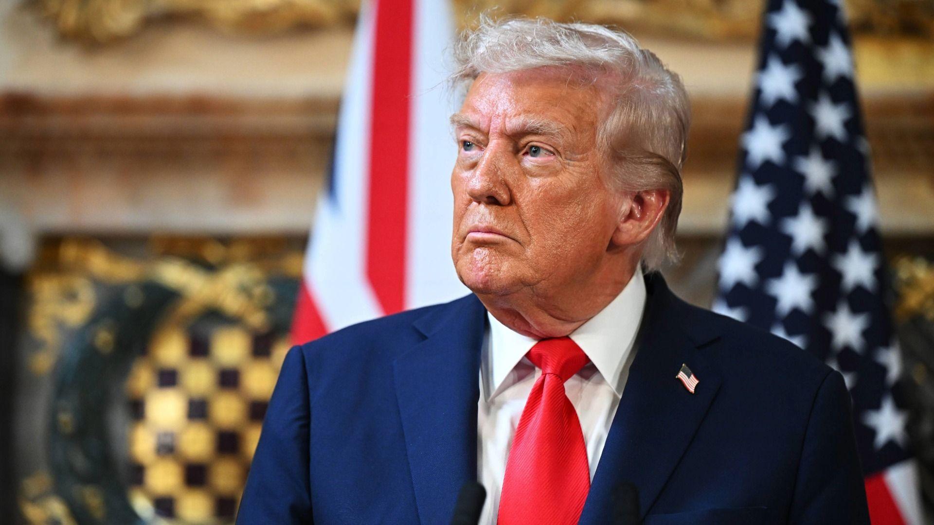 Yr Arlywydd Donald Trump