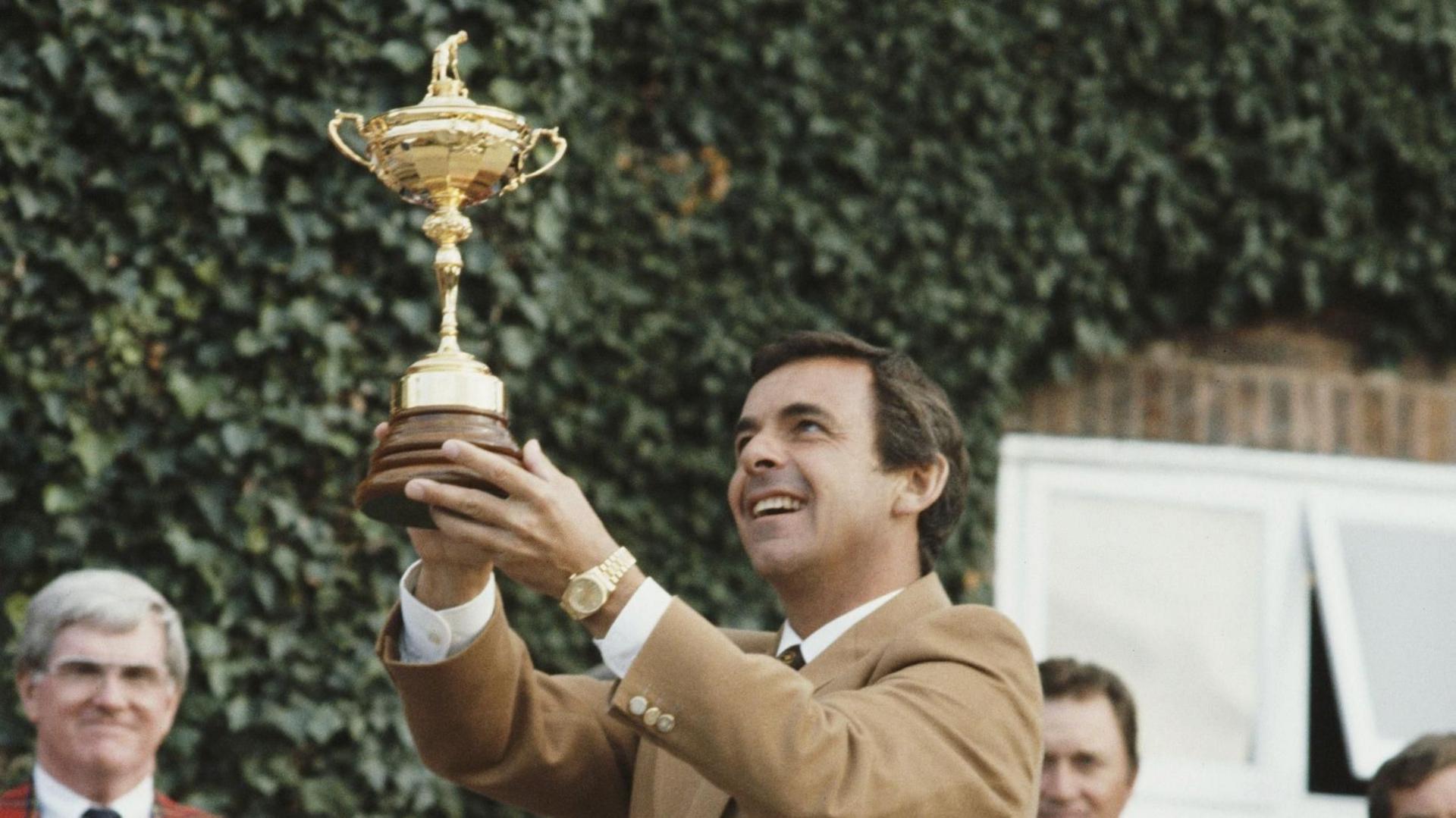 Tony Jacklin lifts the Ryder Cup in 1975