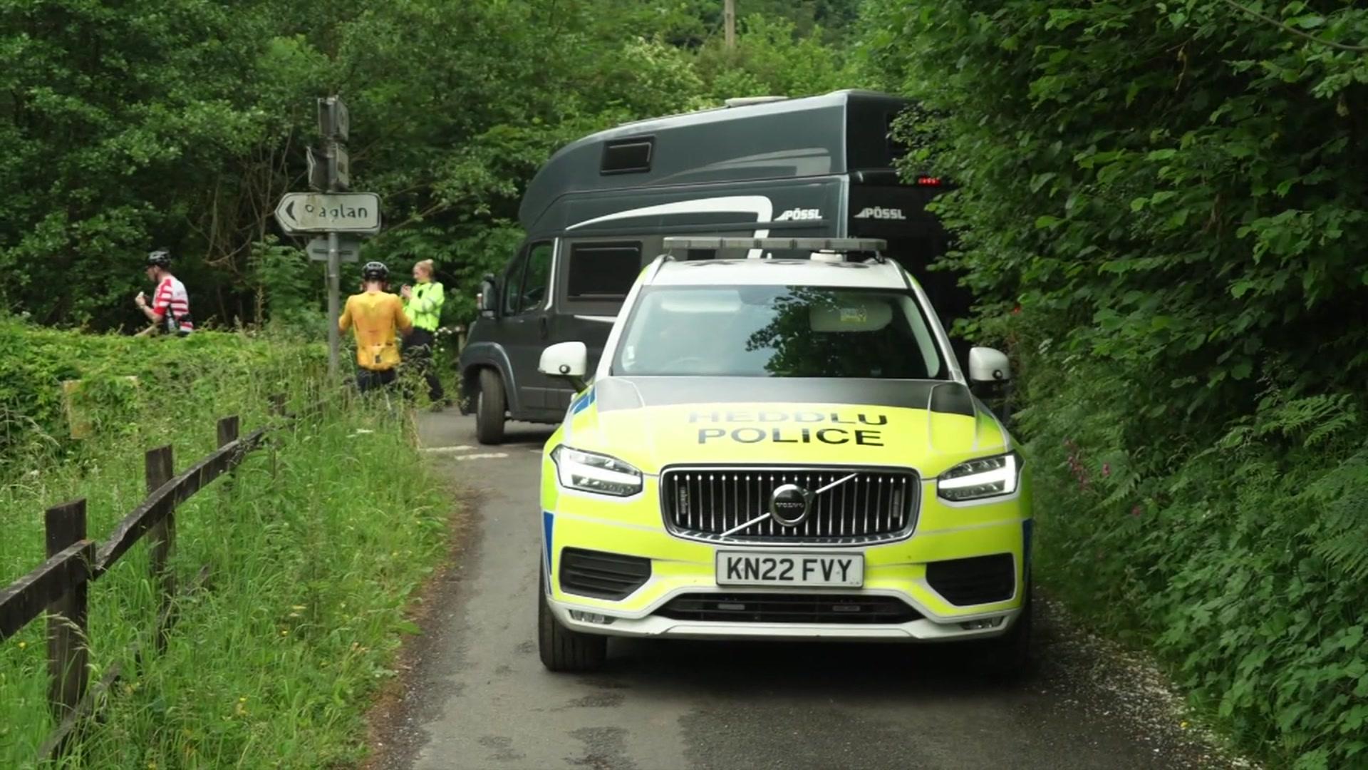 police car in search