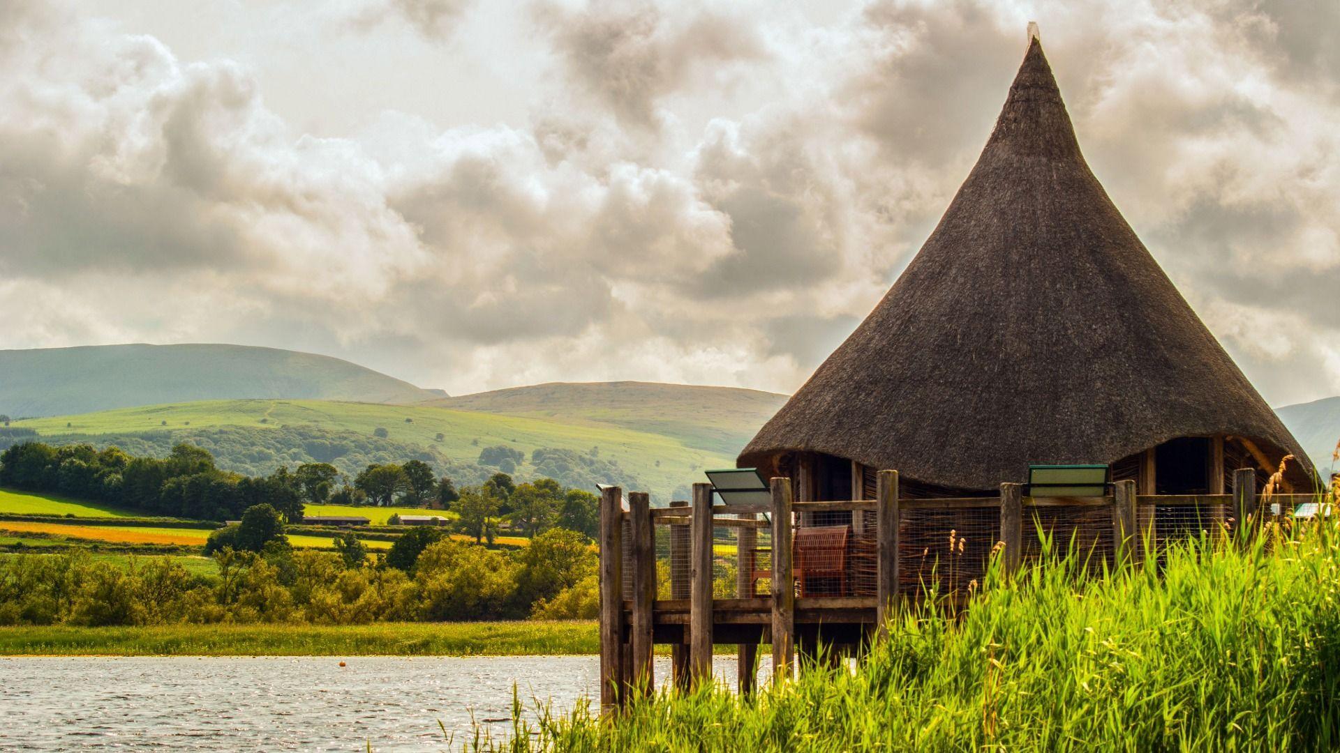 Crannog Llyn Syfaddan