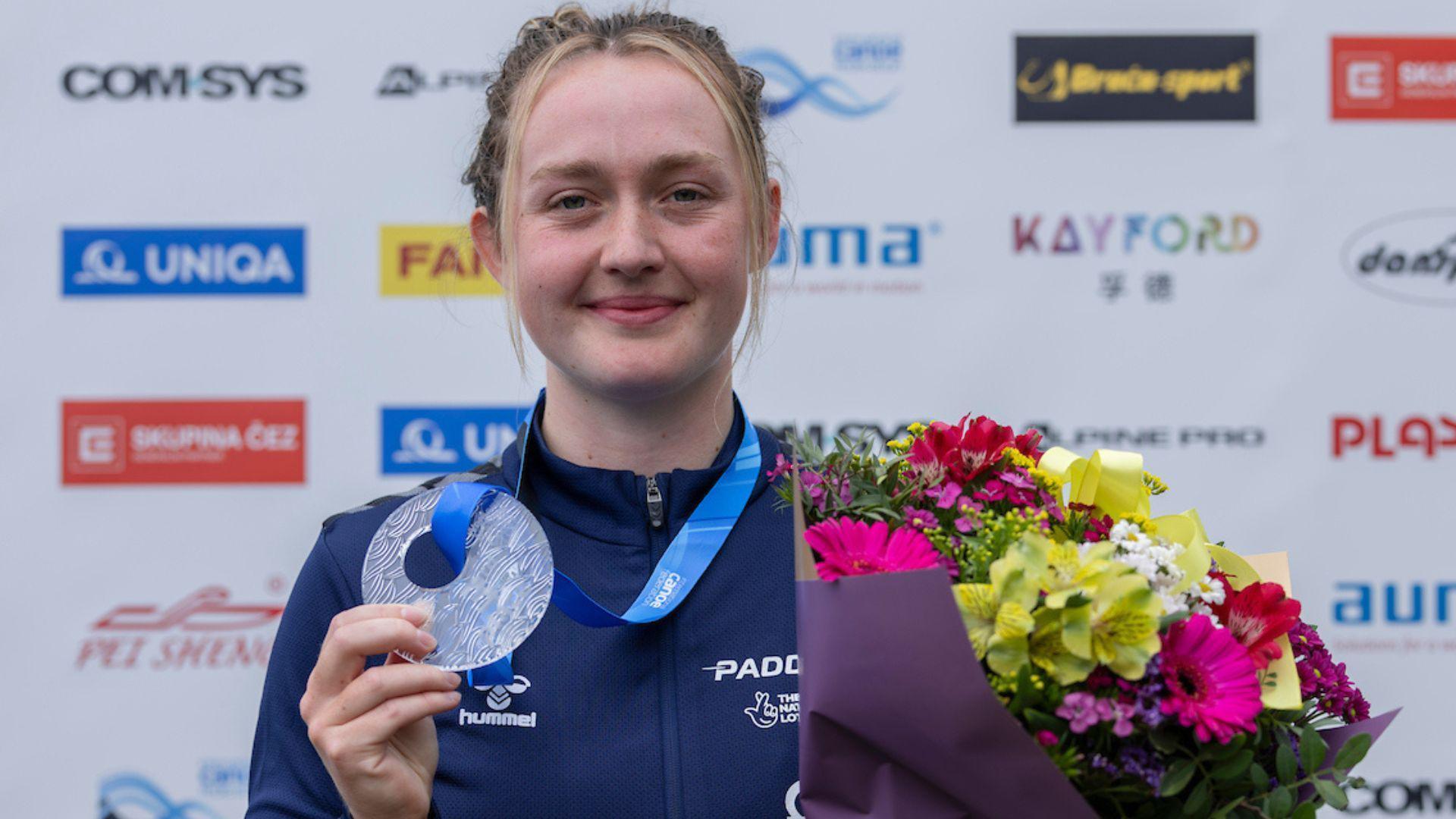 Nikita Setchell holds her World Cup bronze