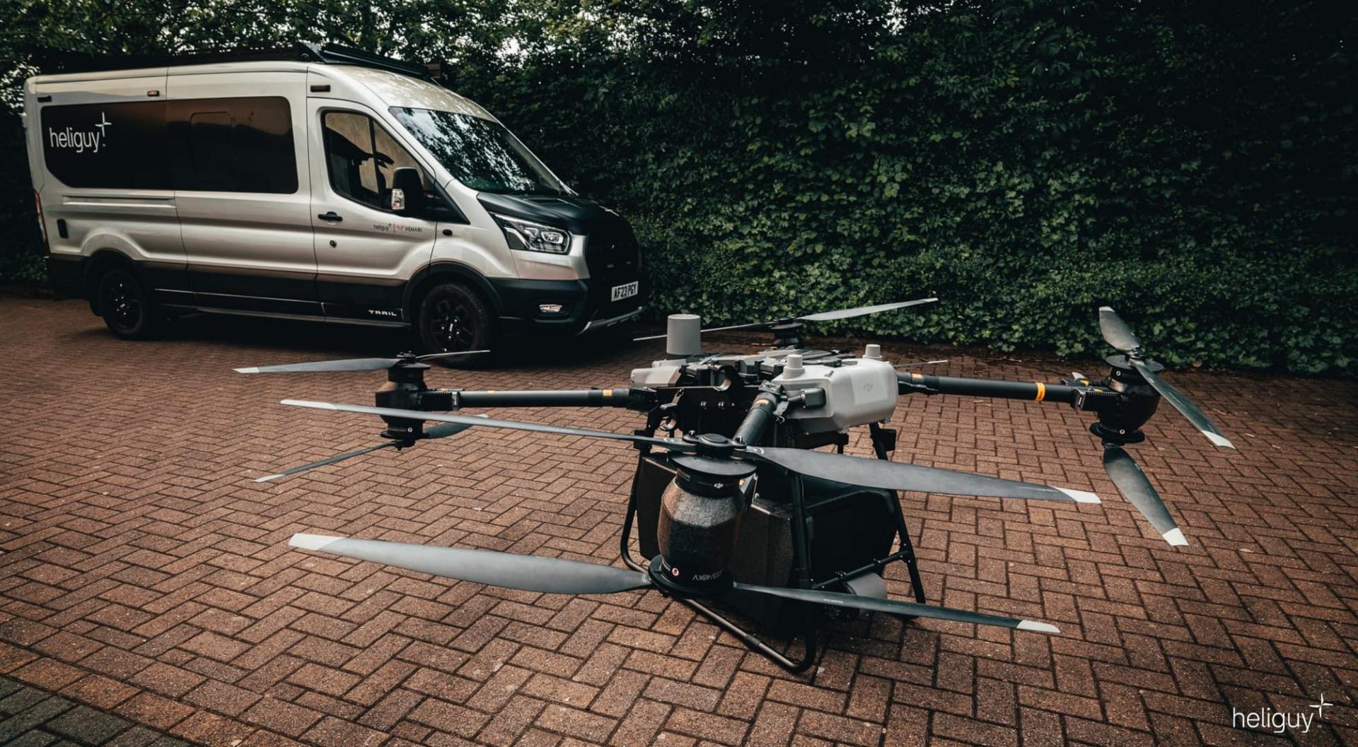 Dròn na shuidhe air a' ghrunnd