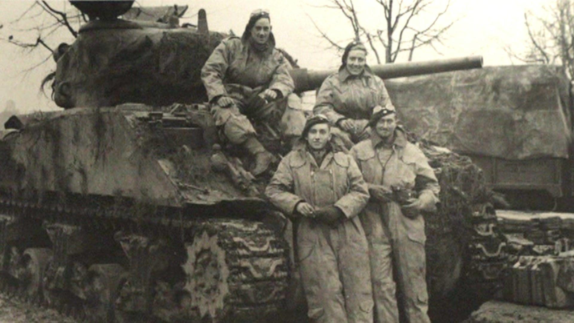 Old black and white picture of Cecil Newton and his comrades in the Royal Dragoon Guards