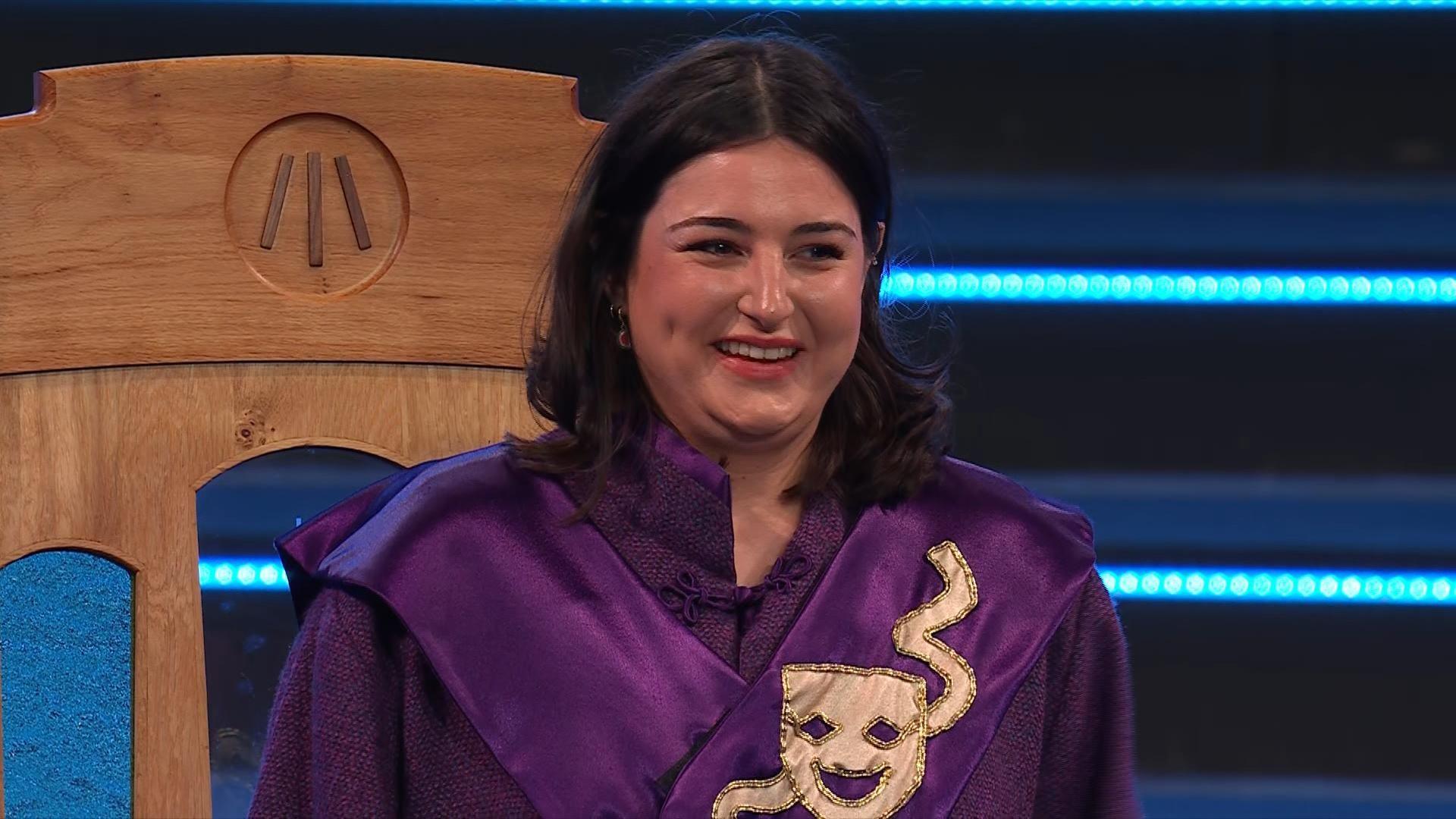 Enillodd Greta Siôn gyda'r ffugenw Caer Enlli am ei drama Presennol