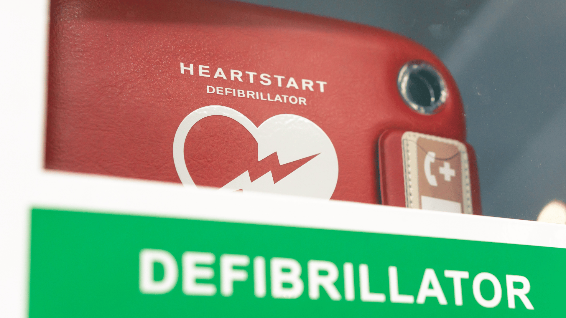 What to do in a medical emergency and how to perform CPR - BBC