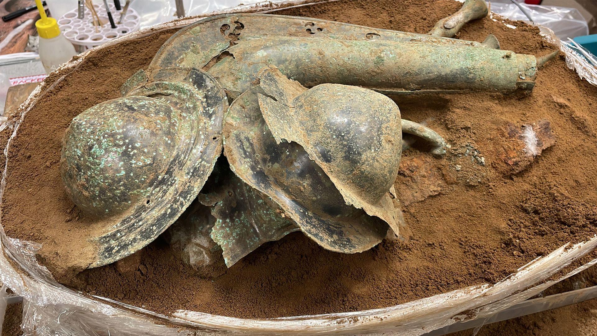 some of the other items found alongside the horn.