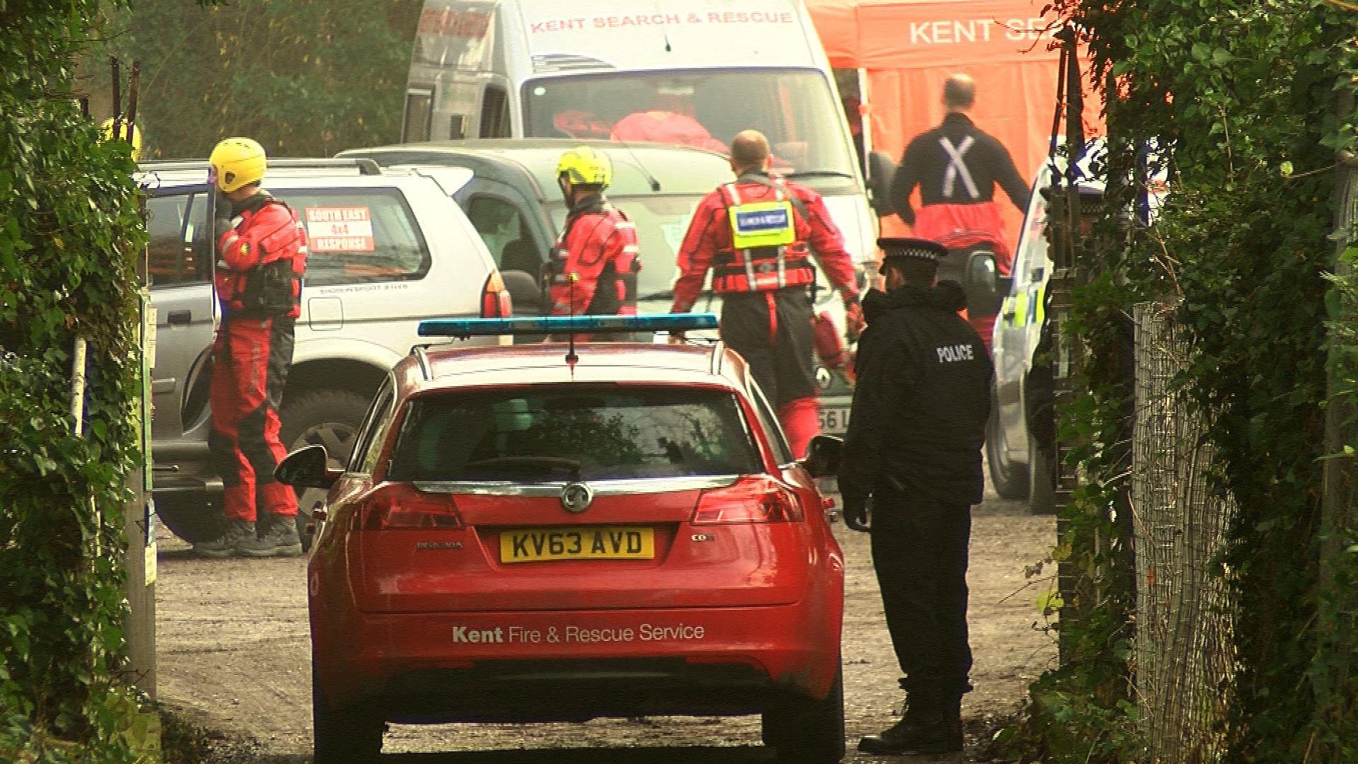 Search at Sutton at Hone fishing lakes