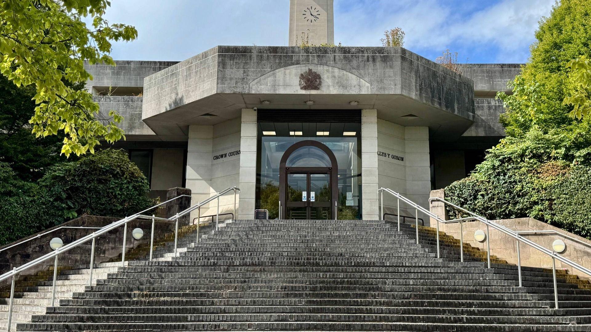 Llys y Goron Casnewydd