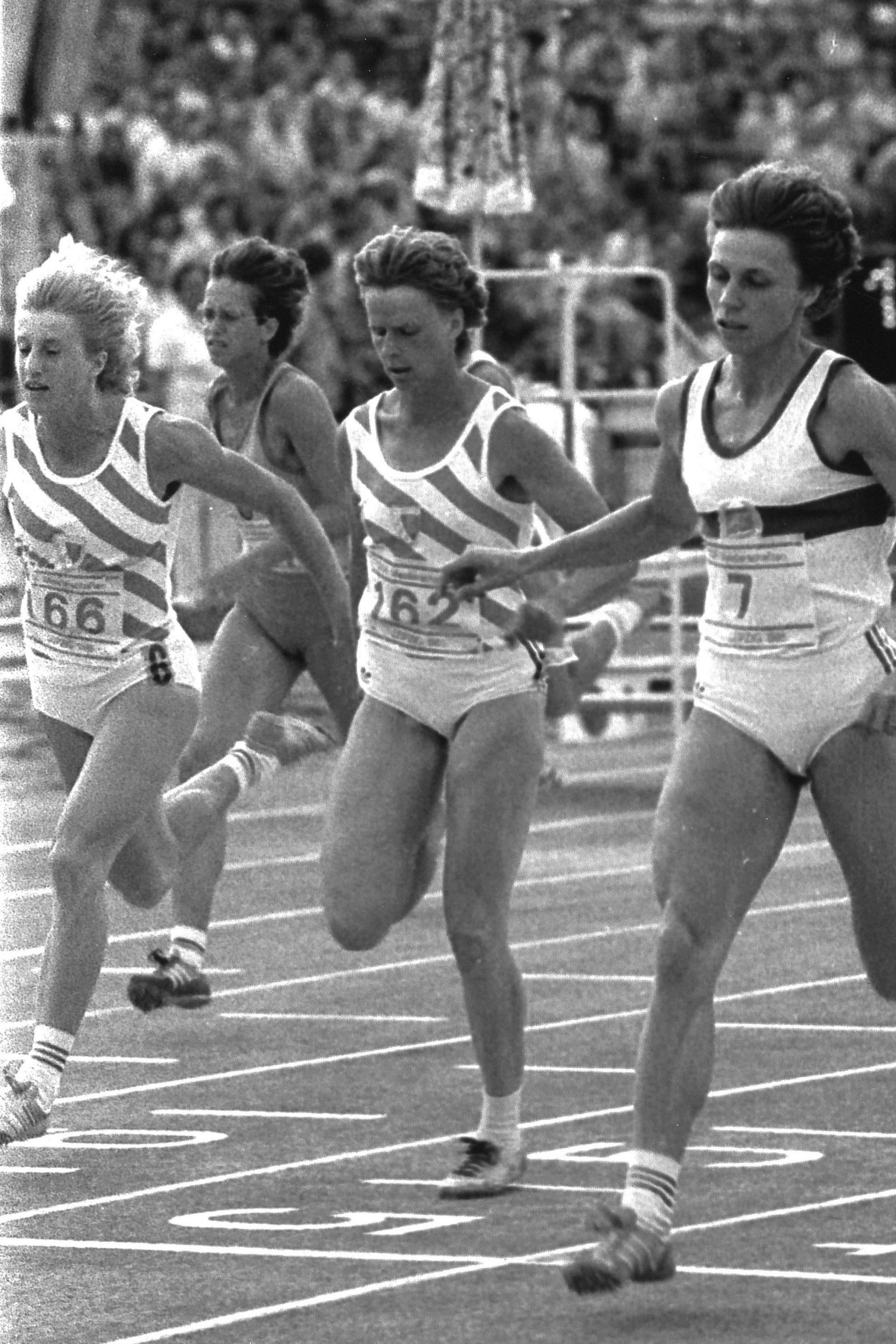 Ines Geipel (far left, bib number 166) competing in 1985. On the far right, in bib number seven, is Marita Koch, another East German athlete whose 39-year-old 400m record still stands today