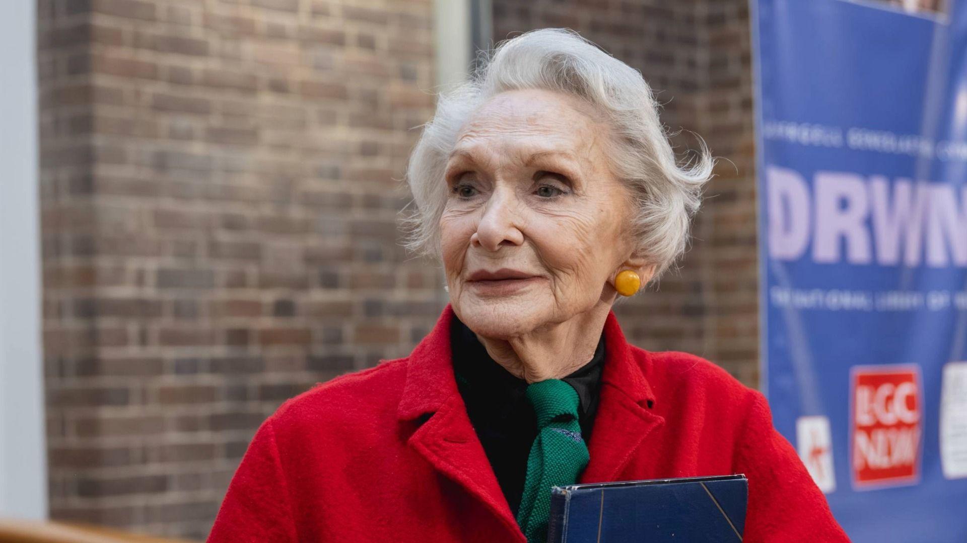 Siân Phillips