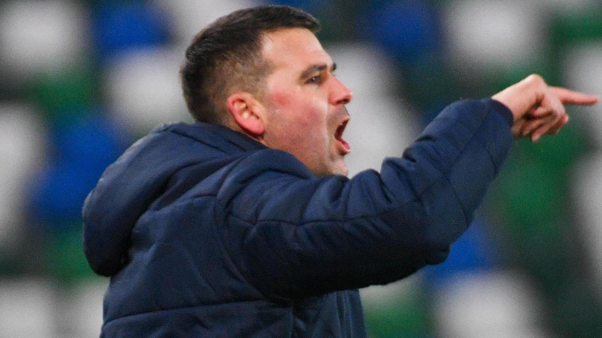 David Healy shouts instructions to his Linfield players during the BetMcLean Cup quarter-final against Glentoran