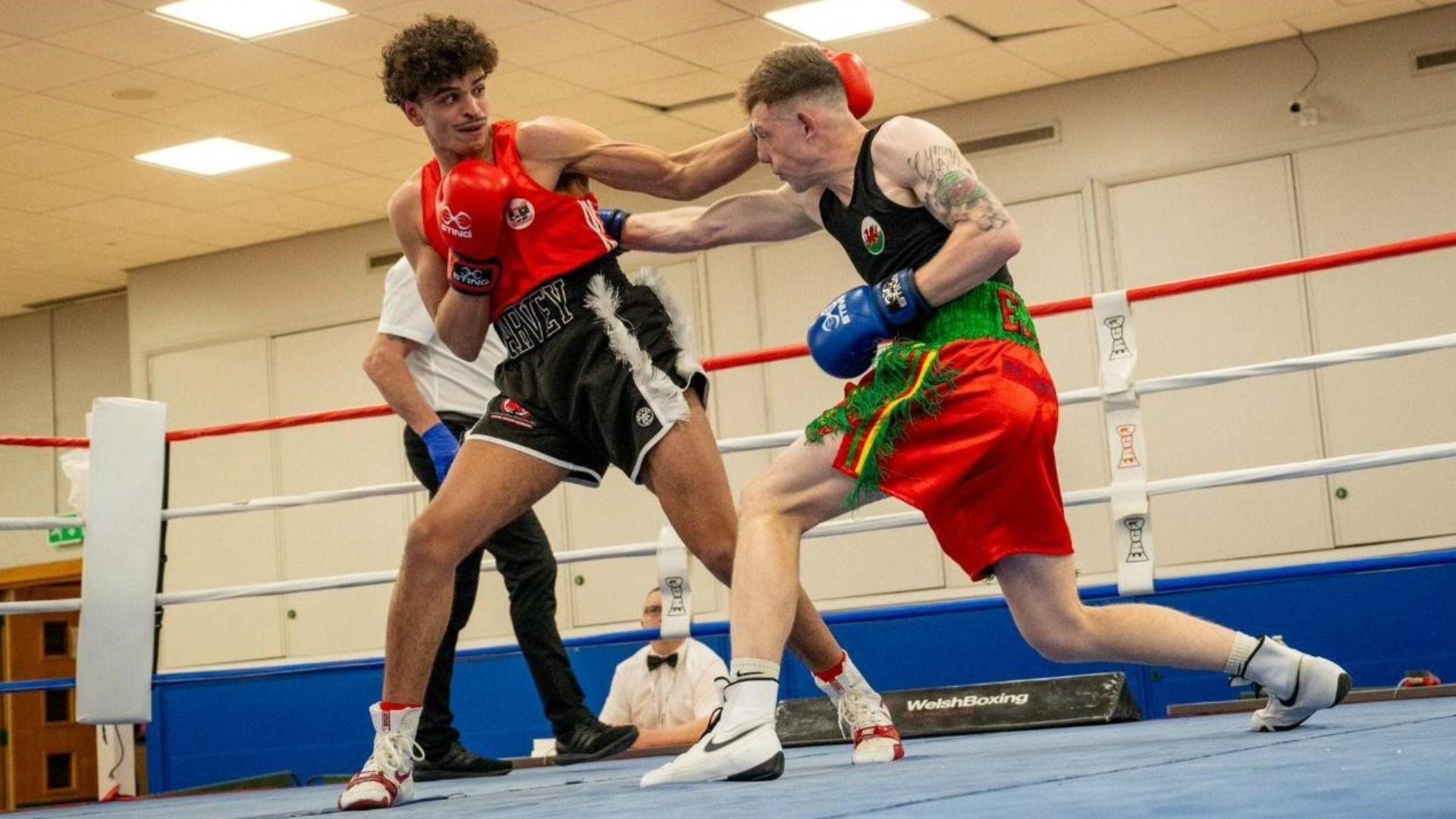 Gwion Ellis a gwrthwynebwr