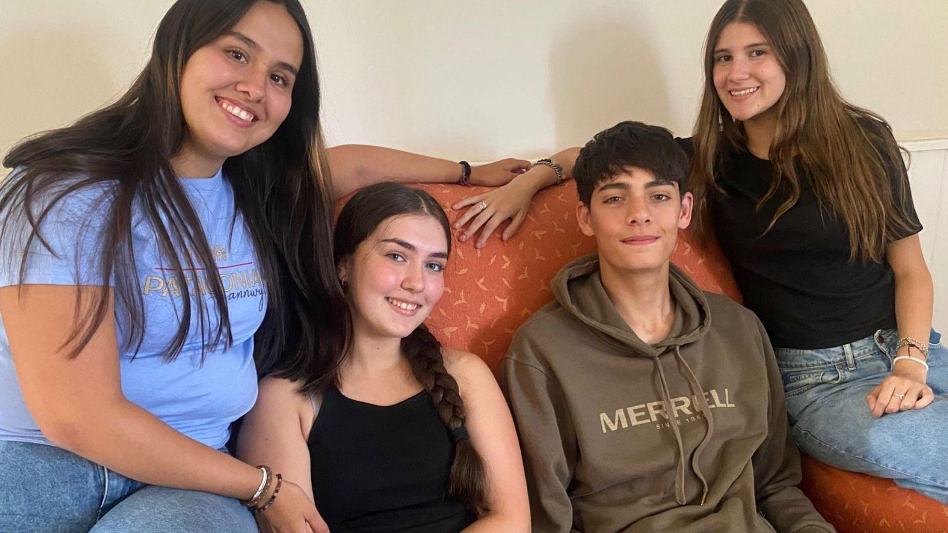 O'r chwith i'r dde - Morena, Emilia, Ian a Carolina