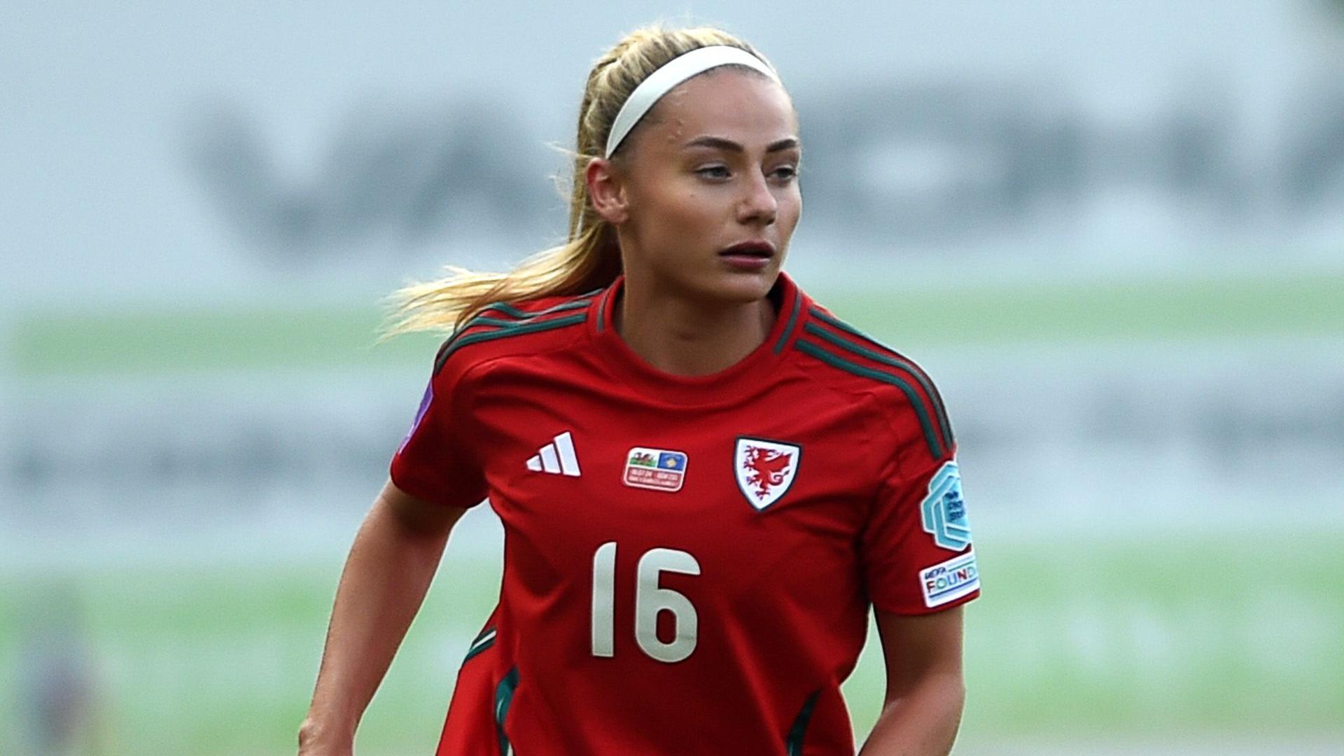 Charlie Estcourt for Wales at Euro 2025