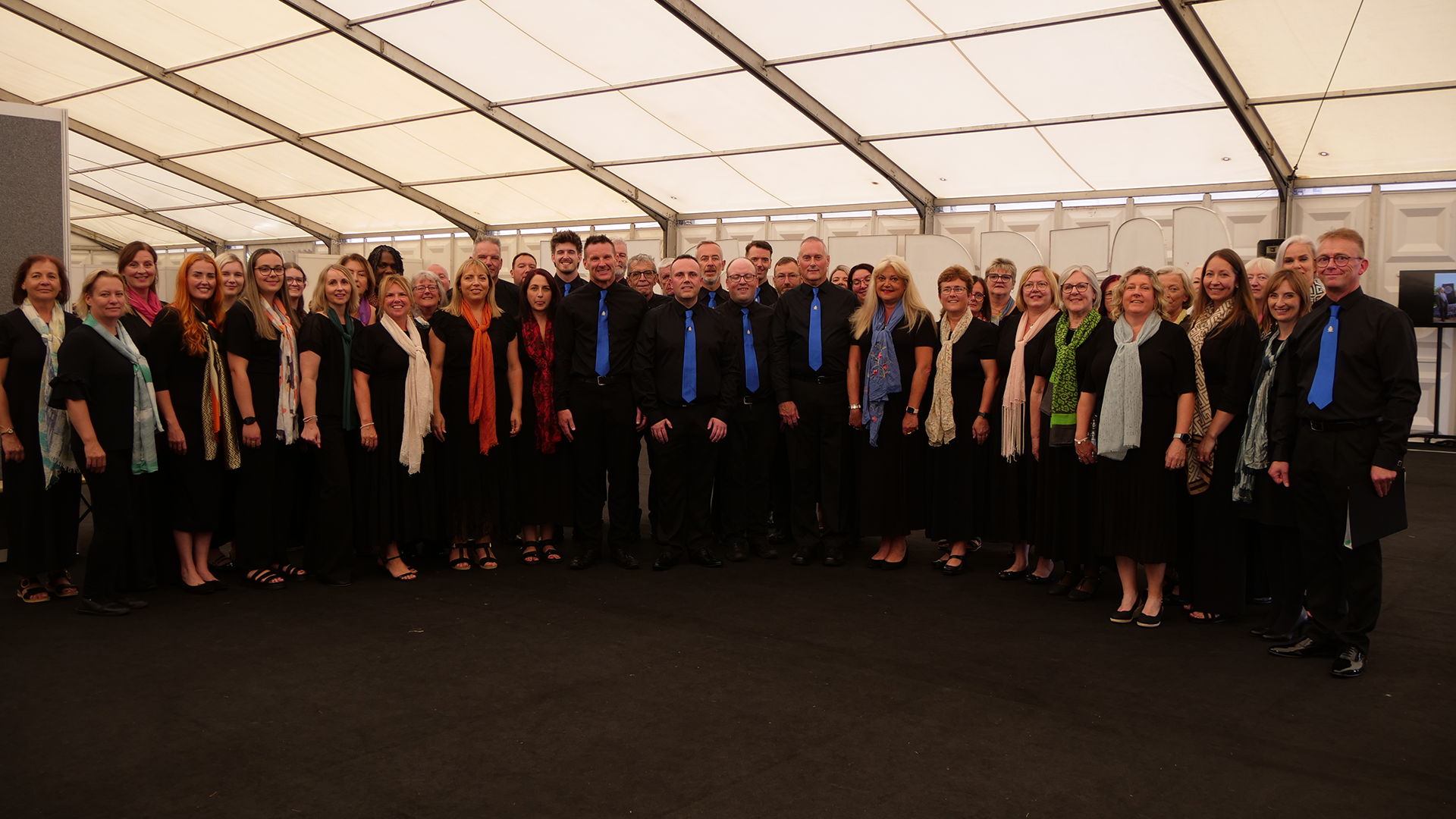 Yn cystadlu yn y gystadleuaeth Côr newydd i'r Eisteddfod oedd Côr Heddlu Gogledd Cymru gyda dros 40 o aelodau