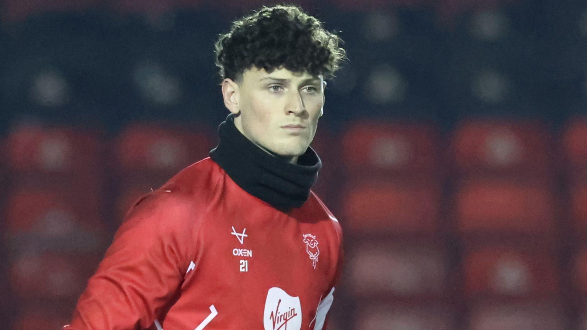 Jamie Pardington warming up before a game