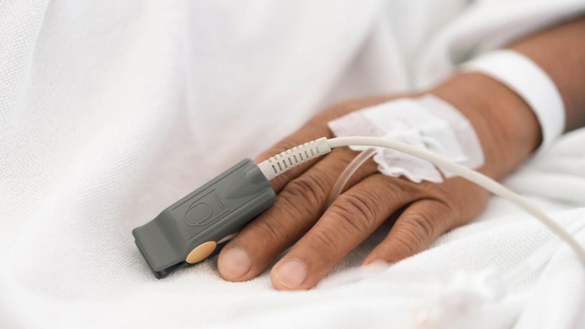 heart rate monitor on finger