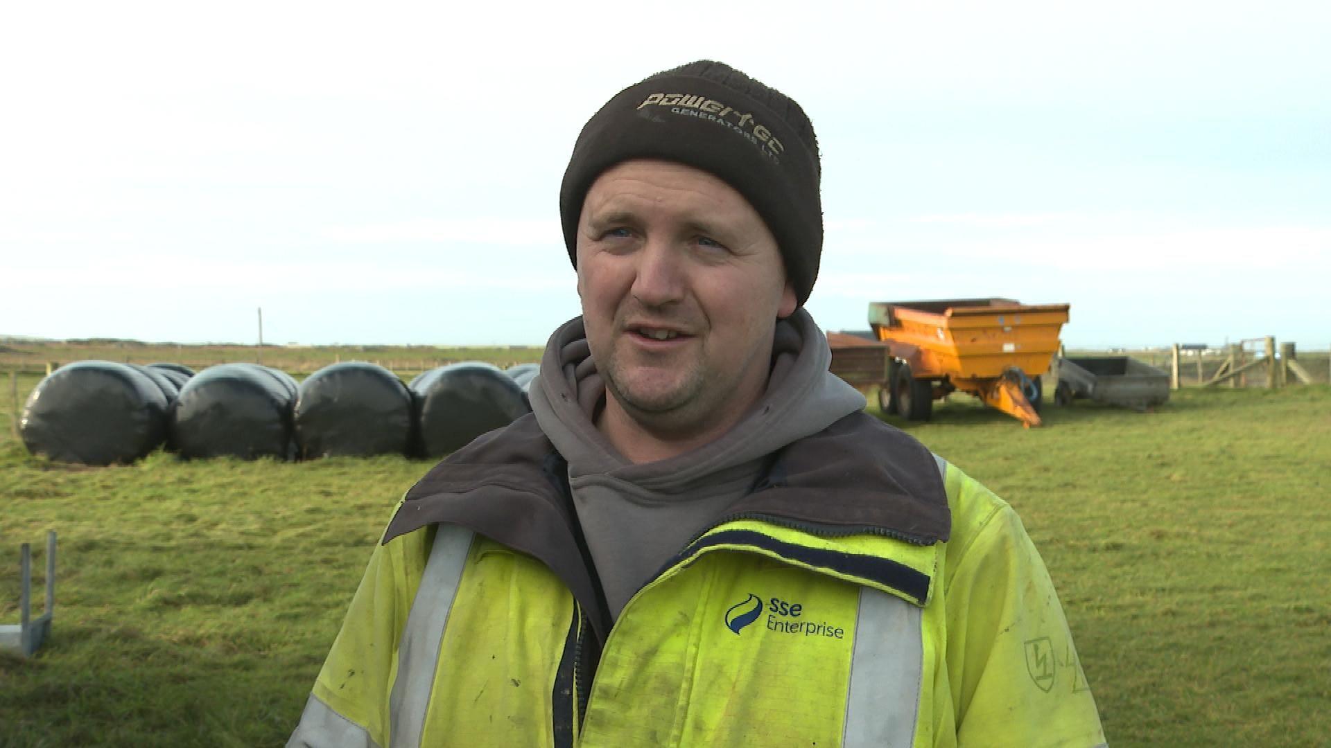 Coinneach MacFhionghain bho Animal Care Tiree