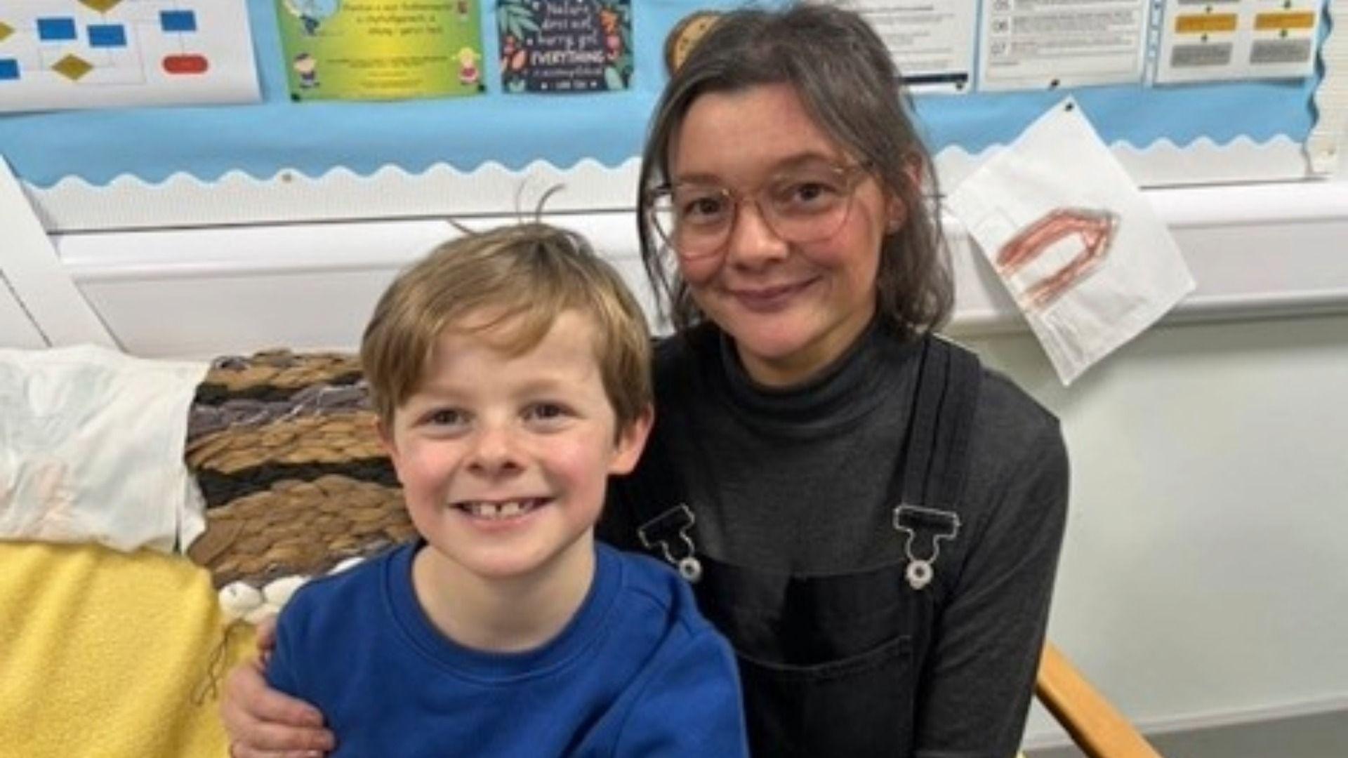 Oliver a'i fam, Rebecca