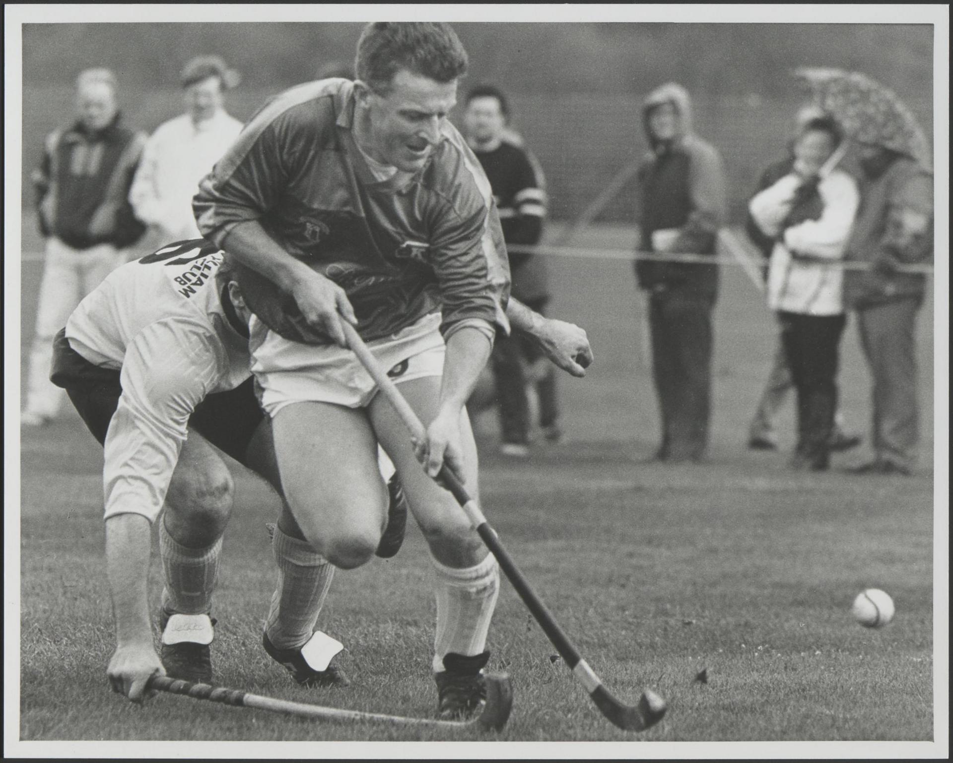 Daibhidh MacAnndrais aig Ceann a' Ghiùthsaich a' cluich aig a' Bhucht an aghaidh a' Ghearasdain