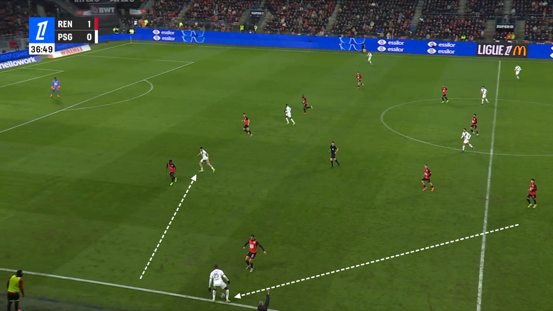 Screengrab showing Nuno Mendes moving out wide as Khvicha Kvaratskhelia moves infield ensuring PSG remain structured and balanced.