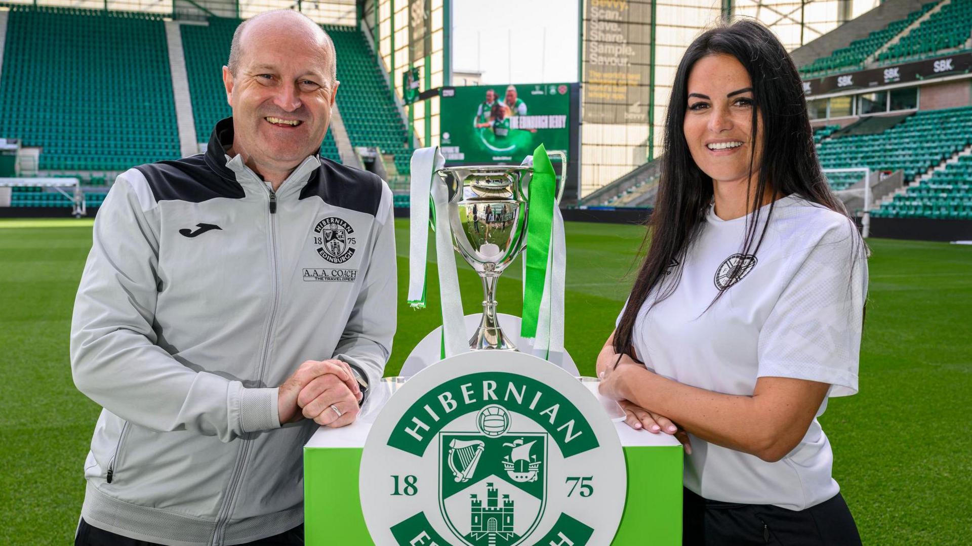 Hibs head coach Grant Scott and Hearts counterapart Eva Olid