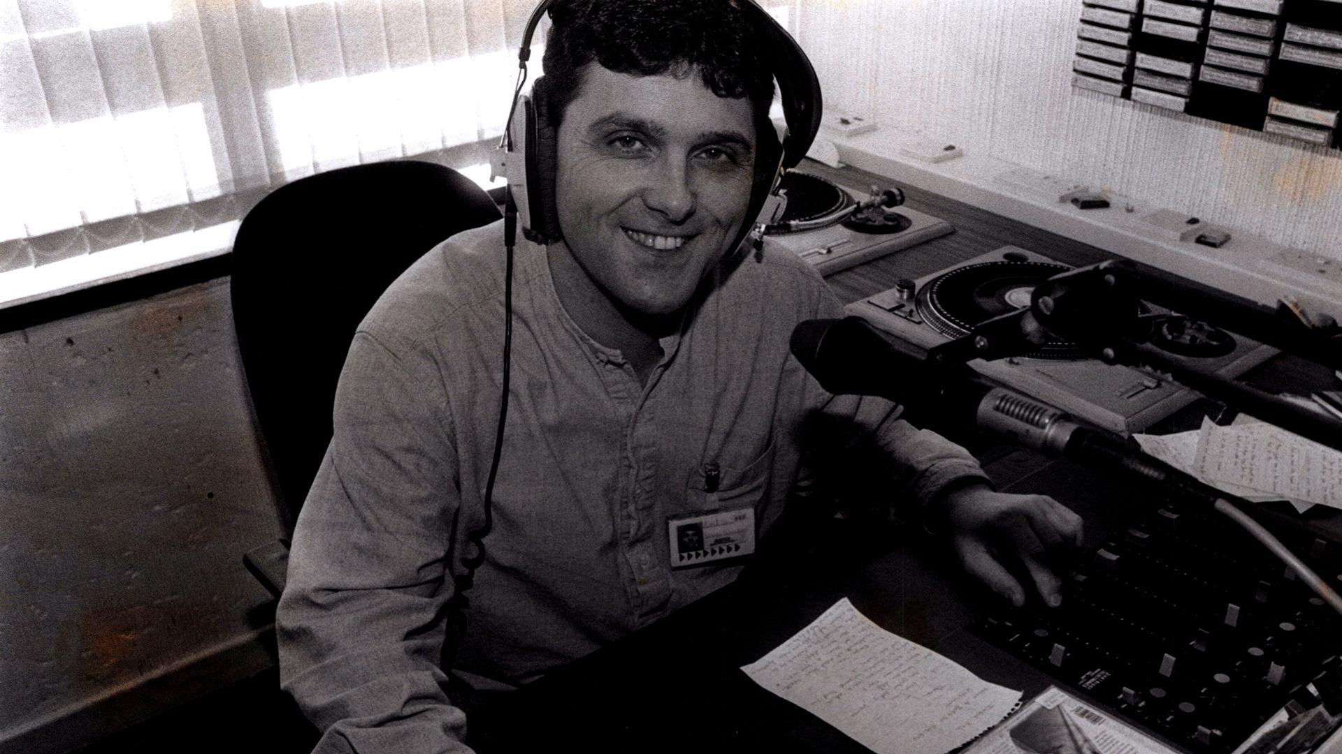 Llun du a gwyn o'r hen stiwdio