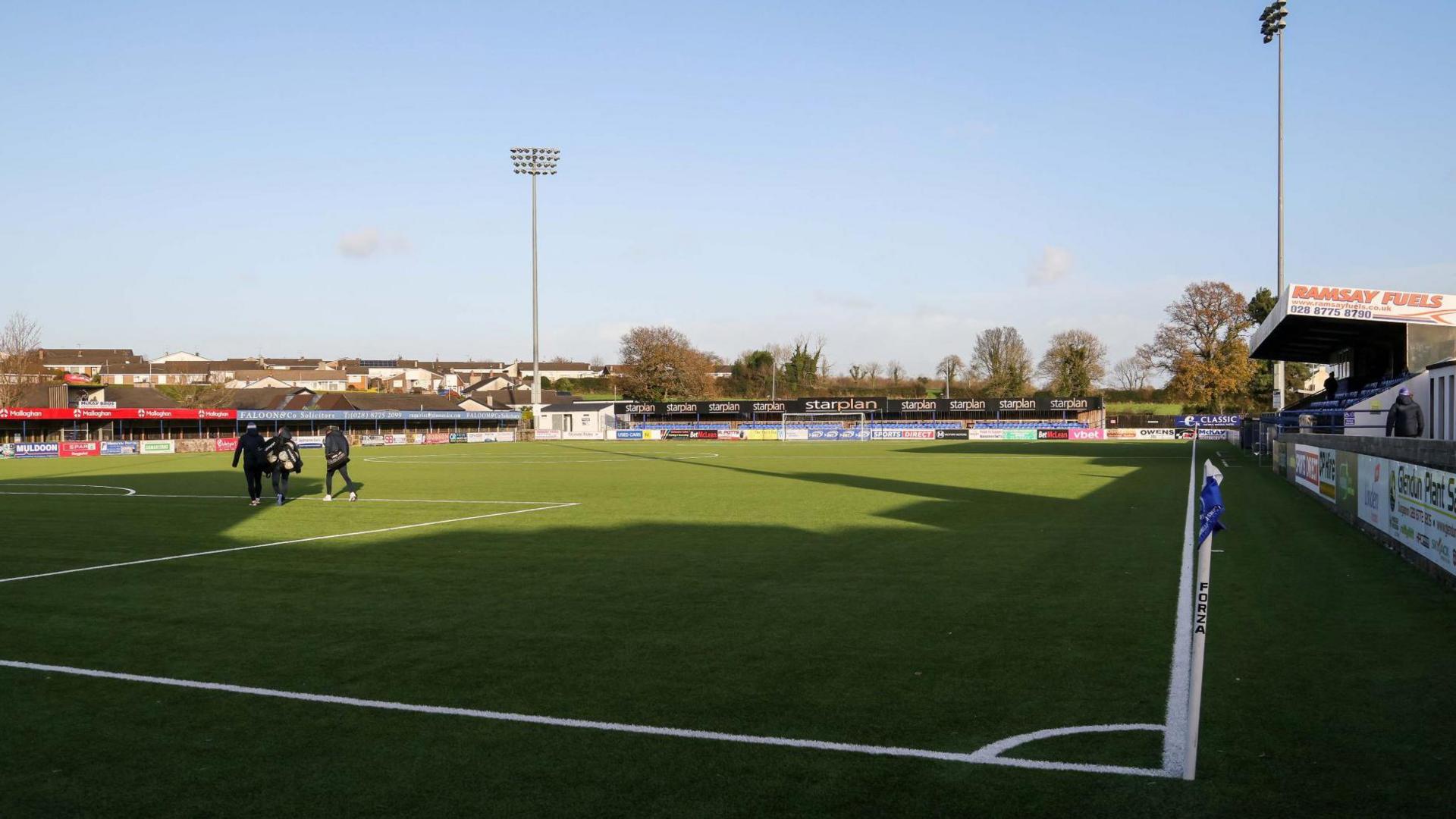 Linfield were scheduled to face Dungannon Swifts at Stangmore Park on 7 December