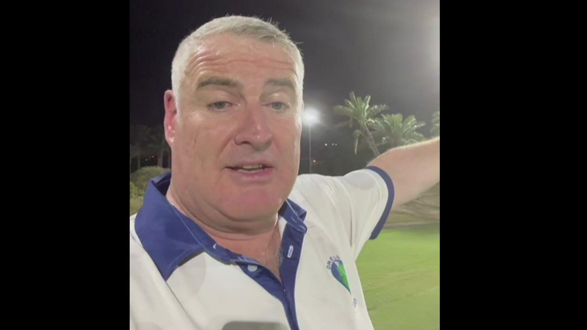 Rhodri Ogwen Williams ar gwrs golff ym mhrifddinas Qatar, Doha
