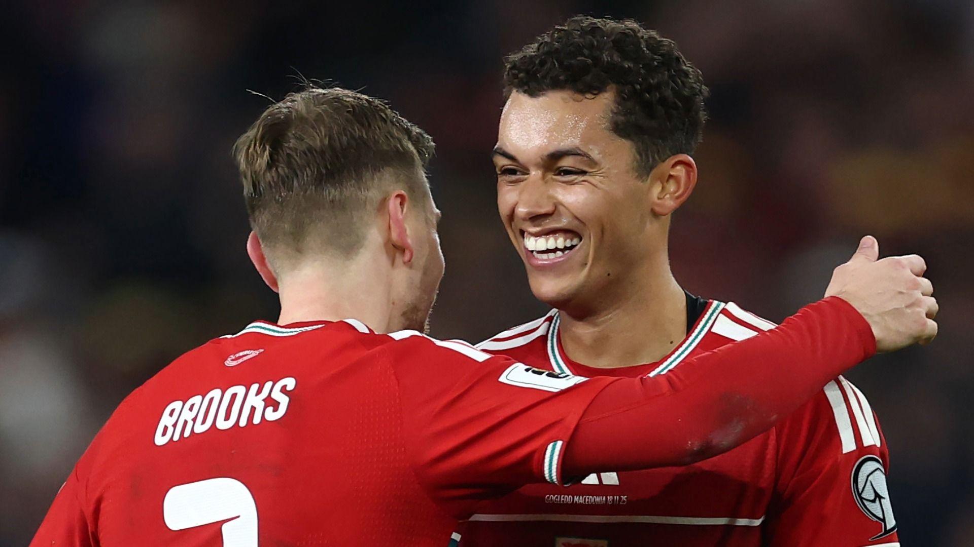 David Brooks a Brennan Johnson