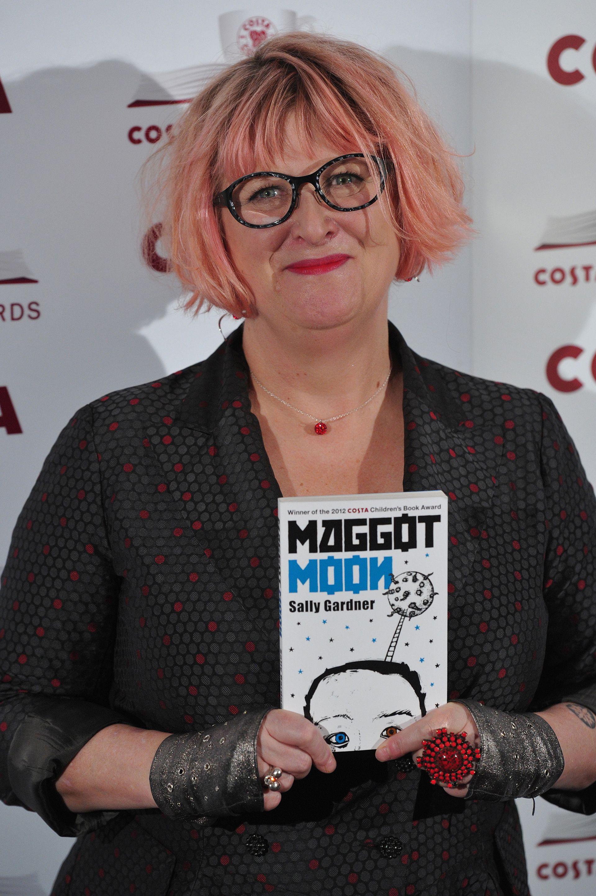 Author lost £700k to compulsive shopping before BBC investigation ...