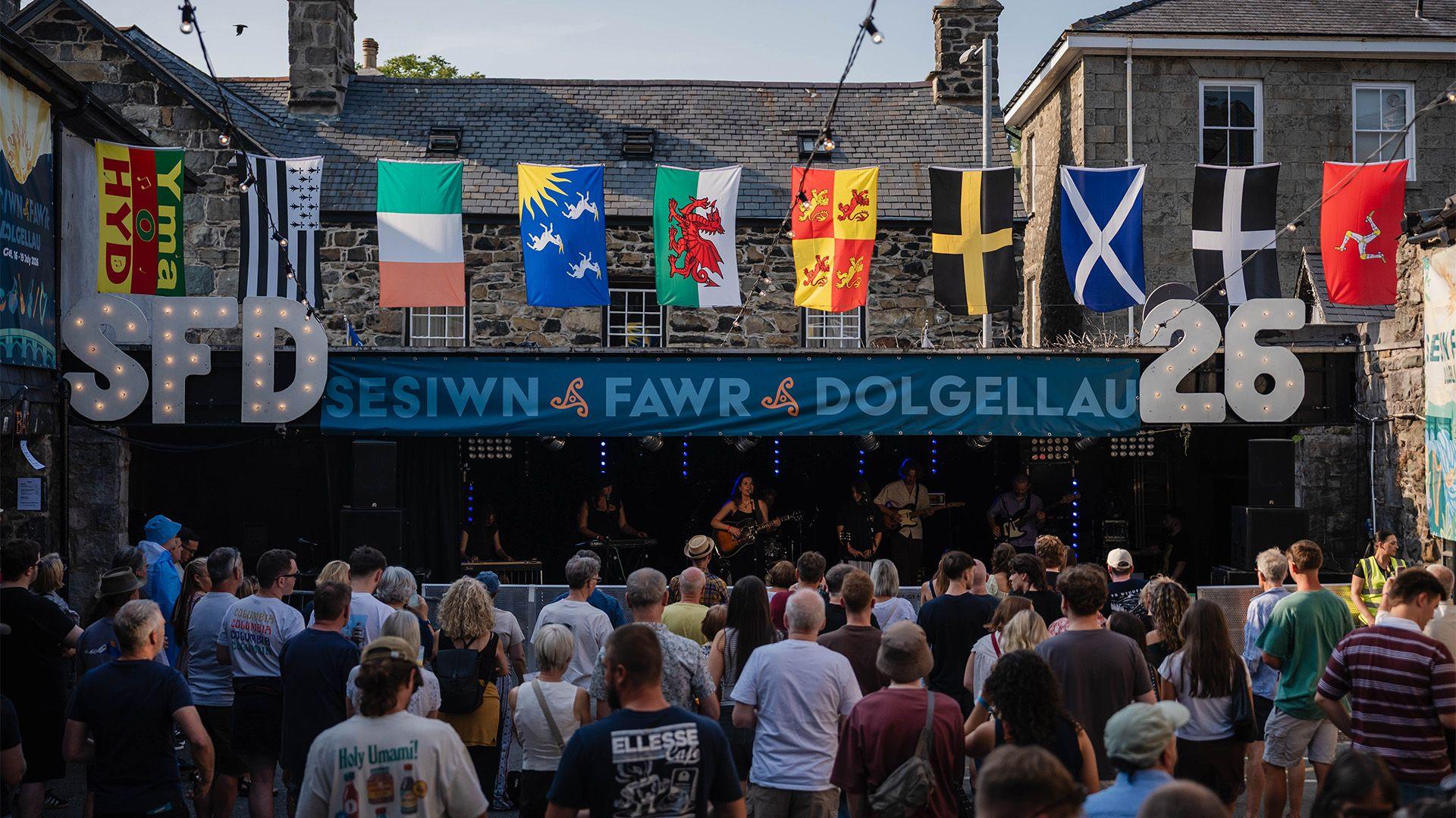 Prif llwyfan Sesiwn Fawr Dolgellau