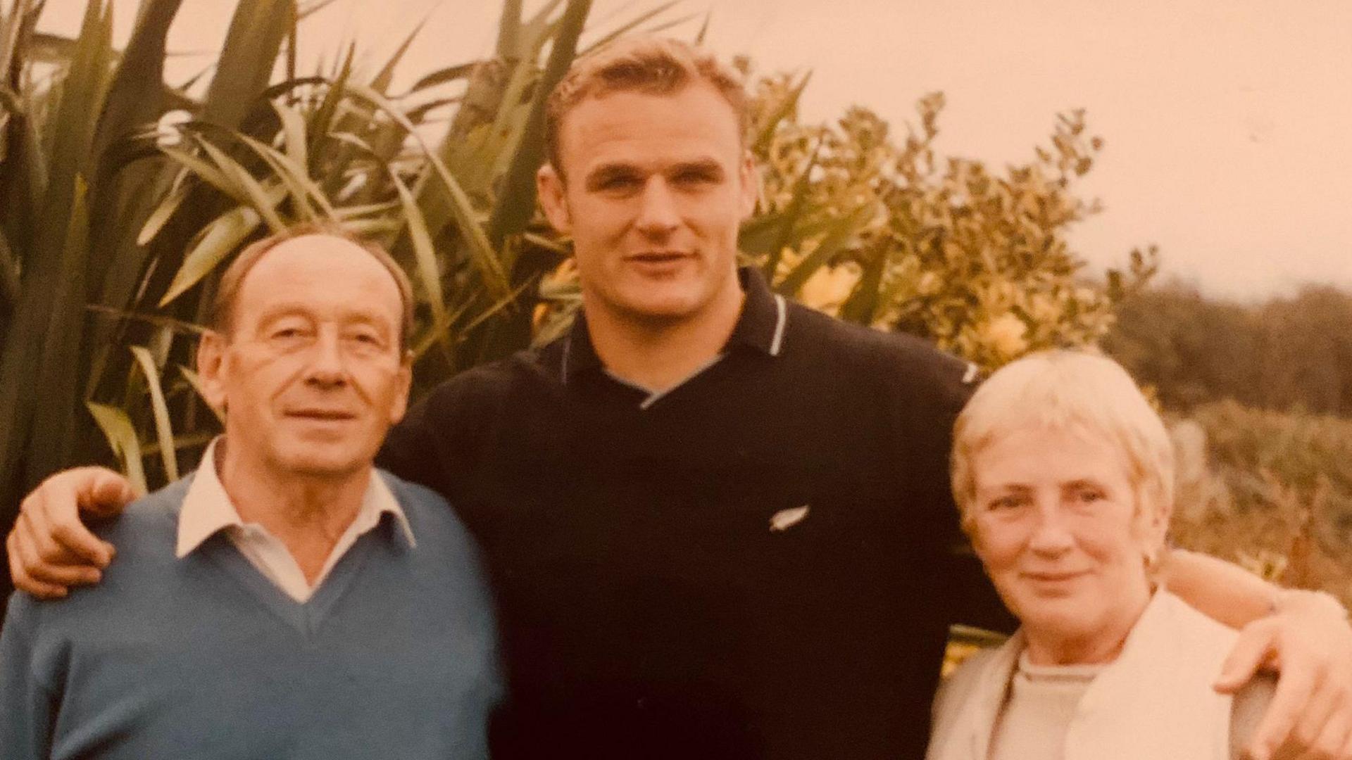 David and Ann Heron with Scott Robertson in the week of the All Blacks' game against Ireland in 2001