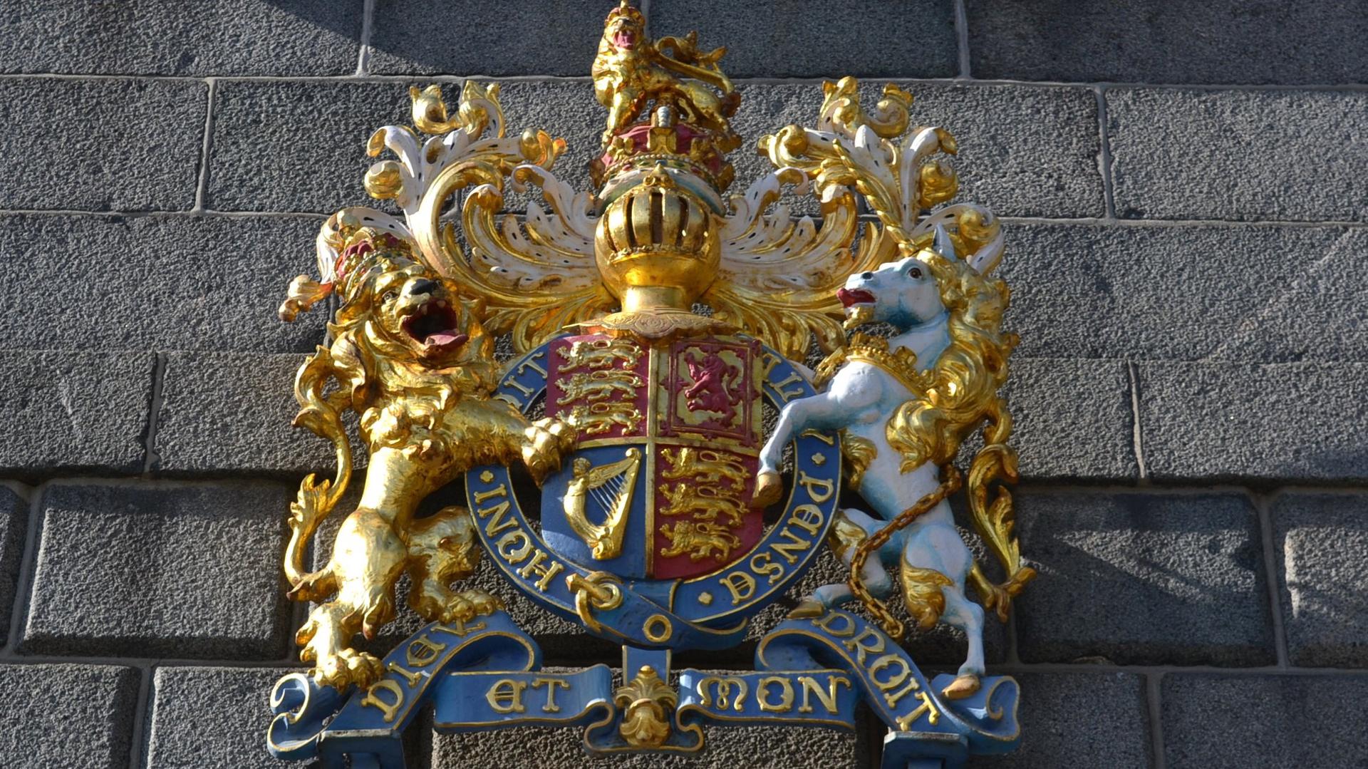 States of Guernsey crest