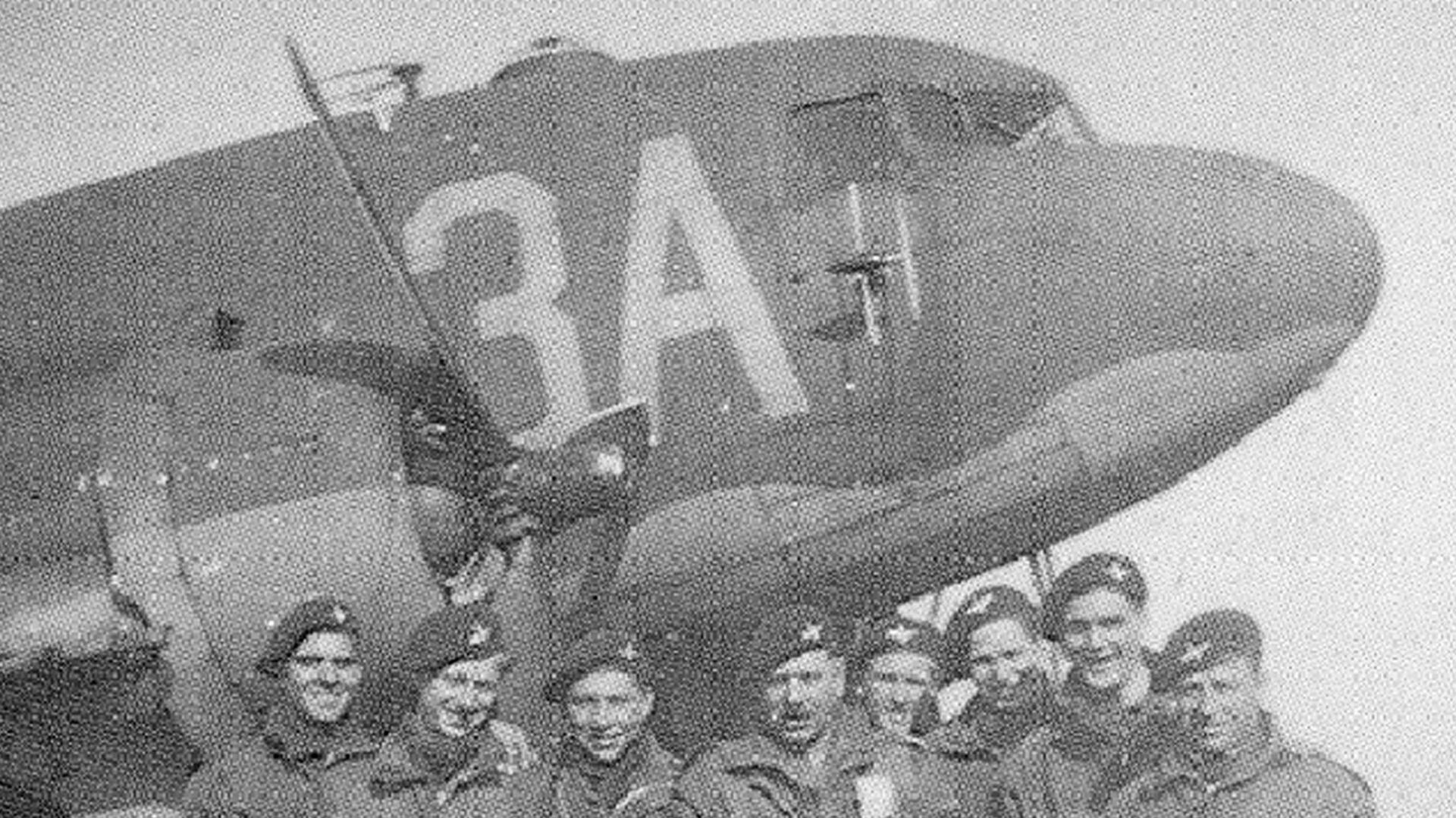 Paratroopers at RAF Barkston Heath in September 1944