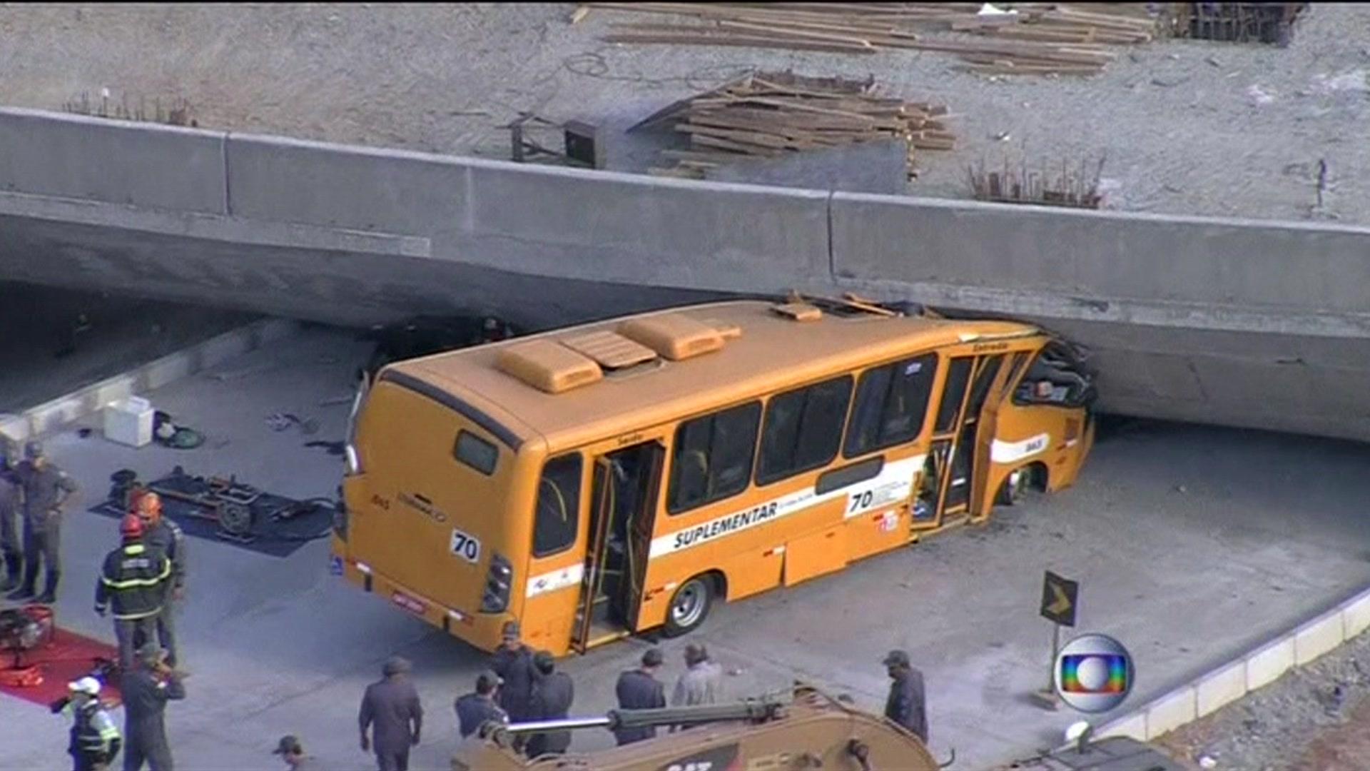 Aerial shot of bus trapped under fallen underpass in Belo Horizonte on 3 July