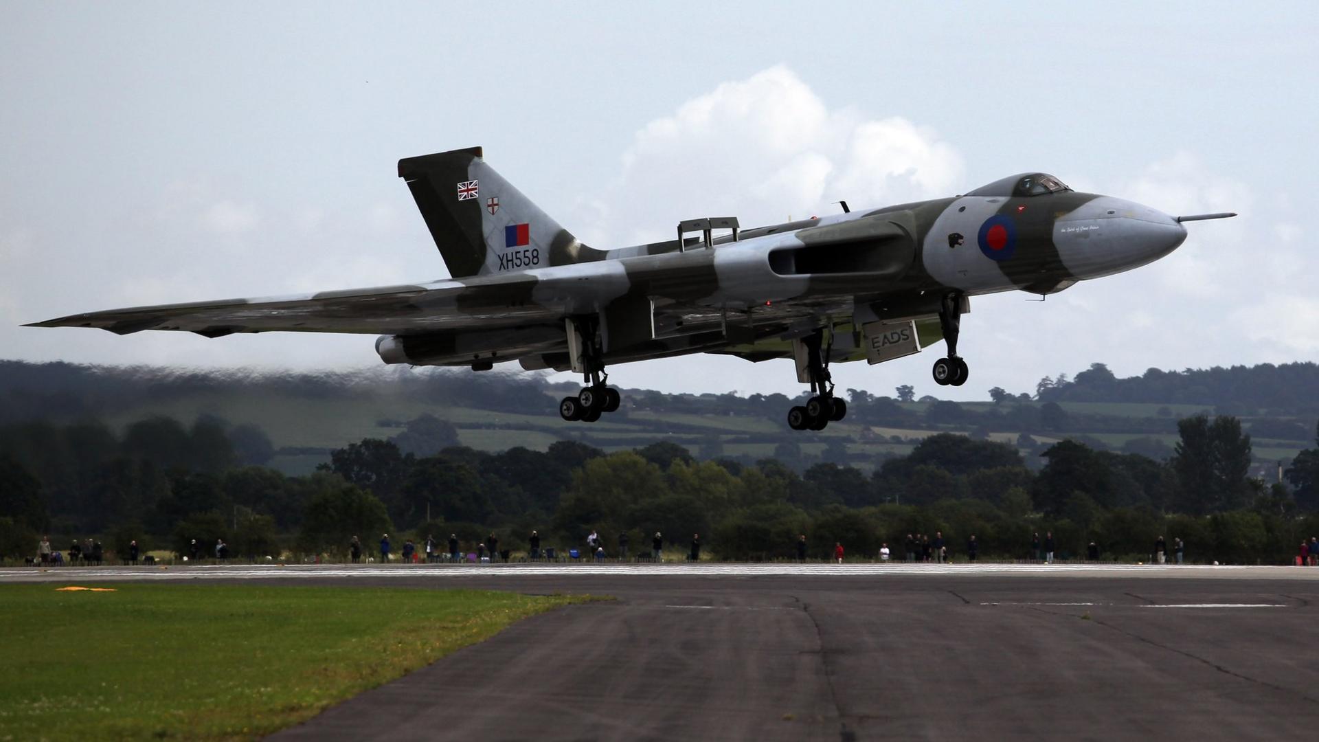 Vulcan XH558