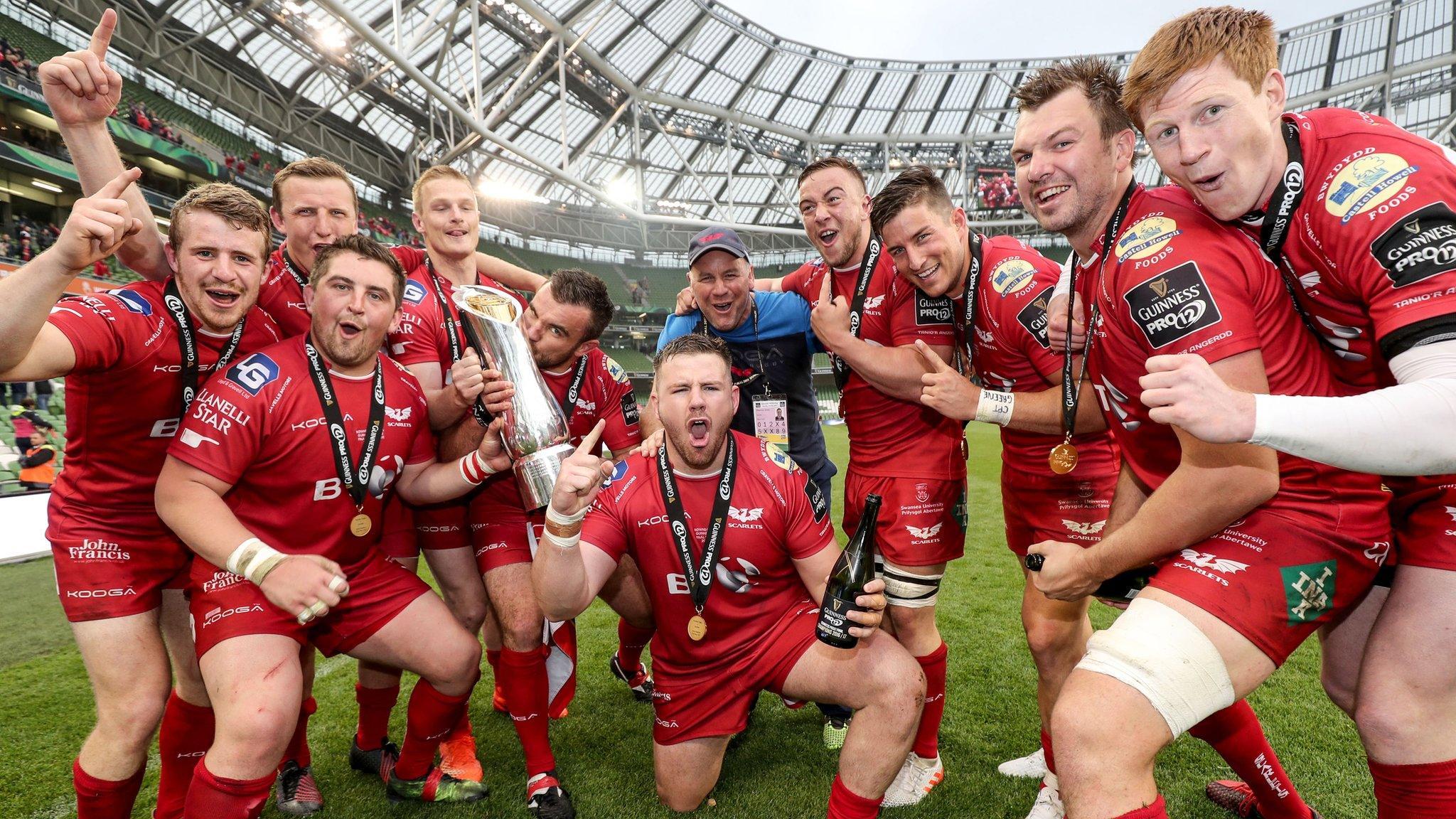 Scarlets celebrate Pro12 win