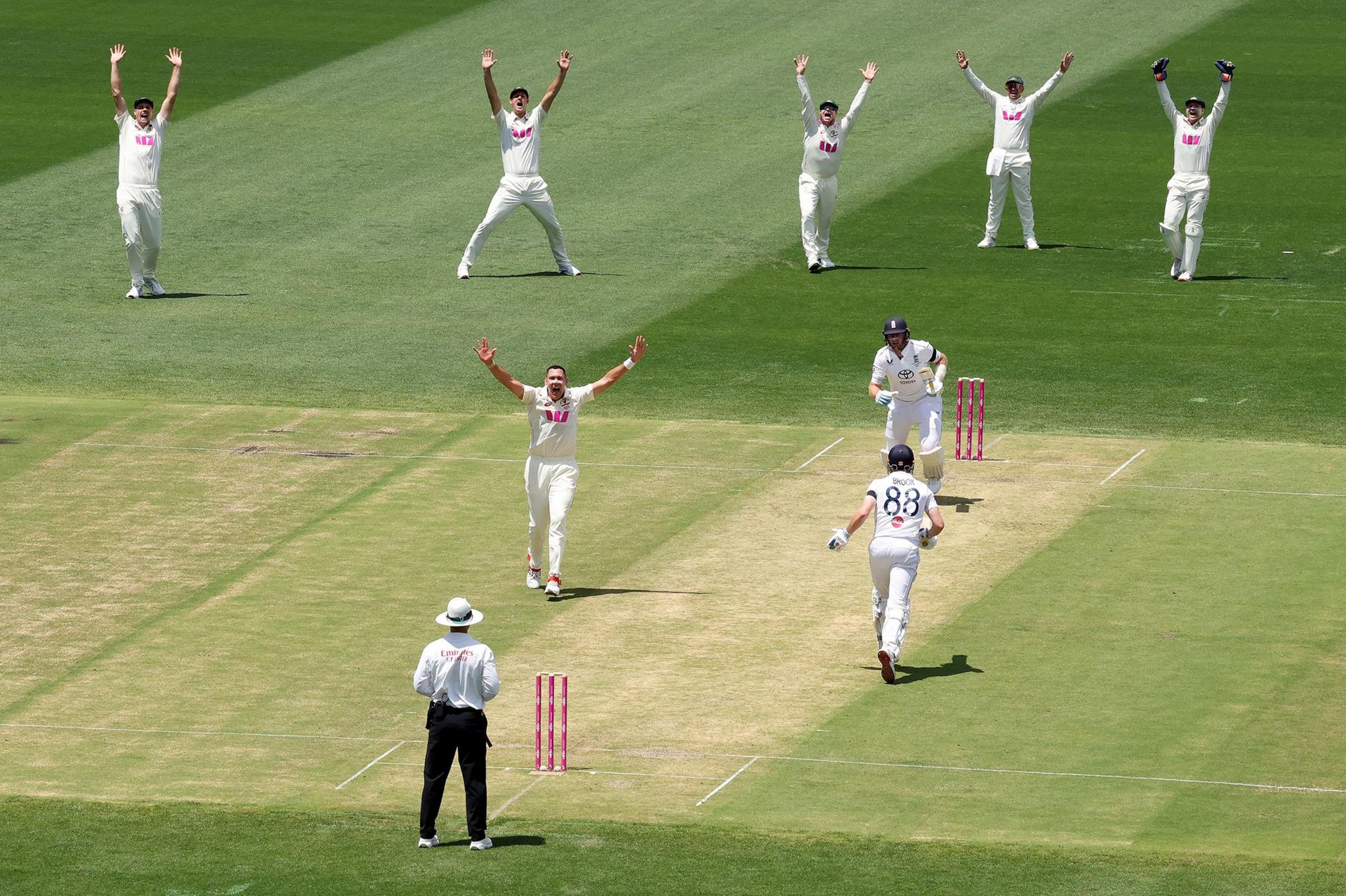 Australia's Scott Boland has his hands up appealing for the wicket of Jacob Bethell of England during day one of the Fifth Test in the Ashes. Photo by Robert Cianflone