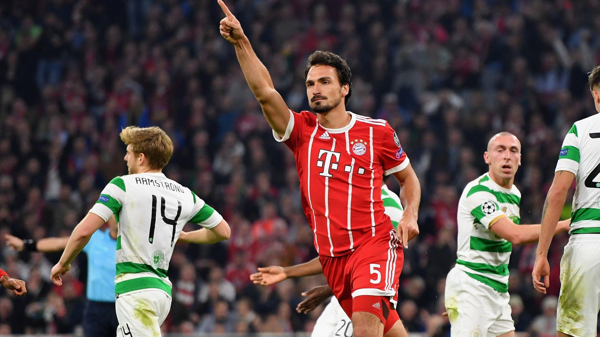 Mats Hummels celebrates