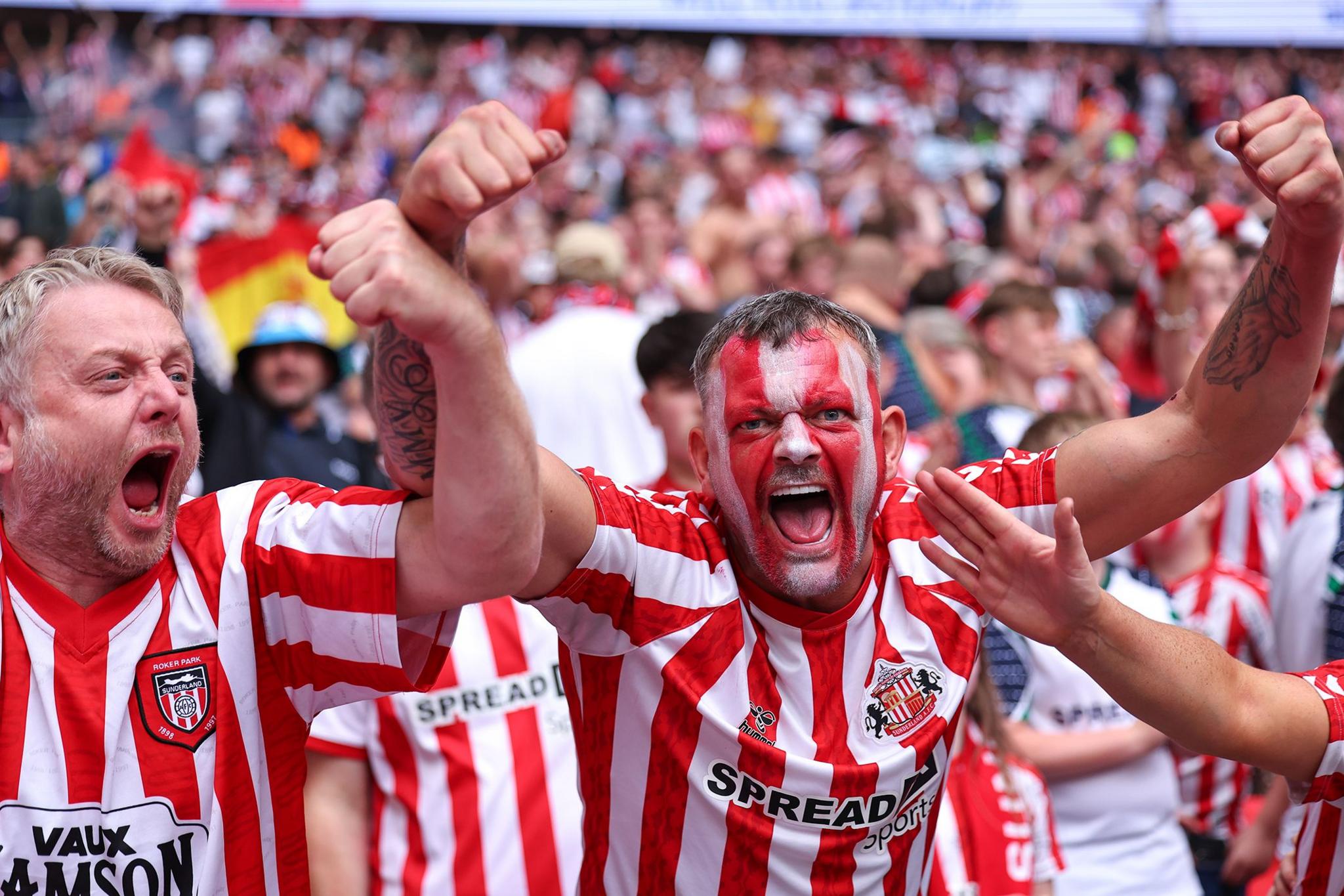 Fans of Sunderland celebrate their teams equaliser during the Sky Bet Championship Play-Off Final match between Sheffield United and Sunderland at Wembley Stadium. Photo by Robbie Jay Barratt
