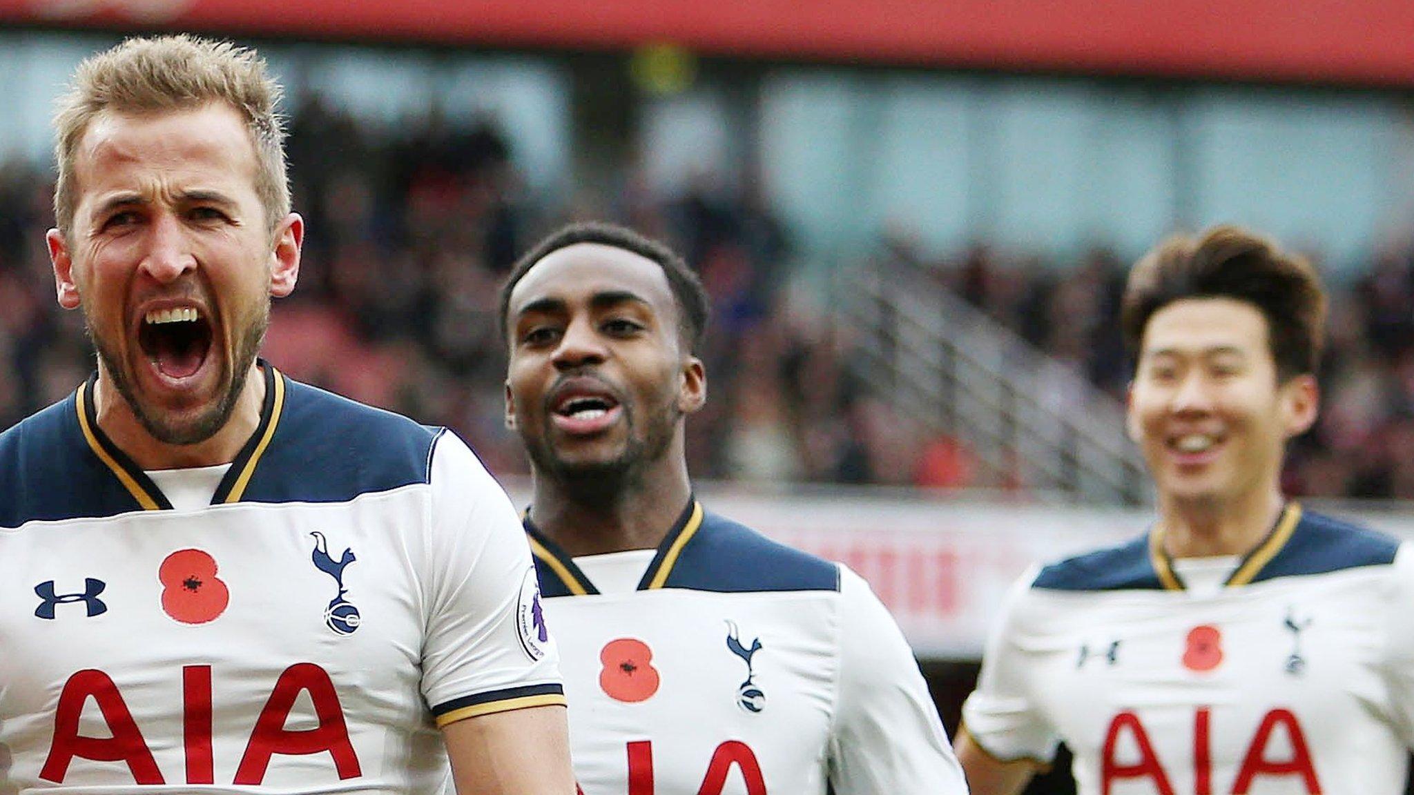 Tottenham players celebrate