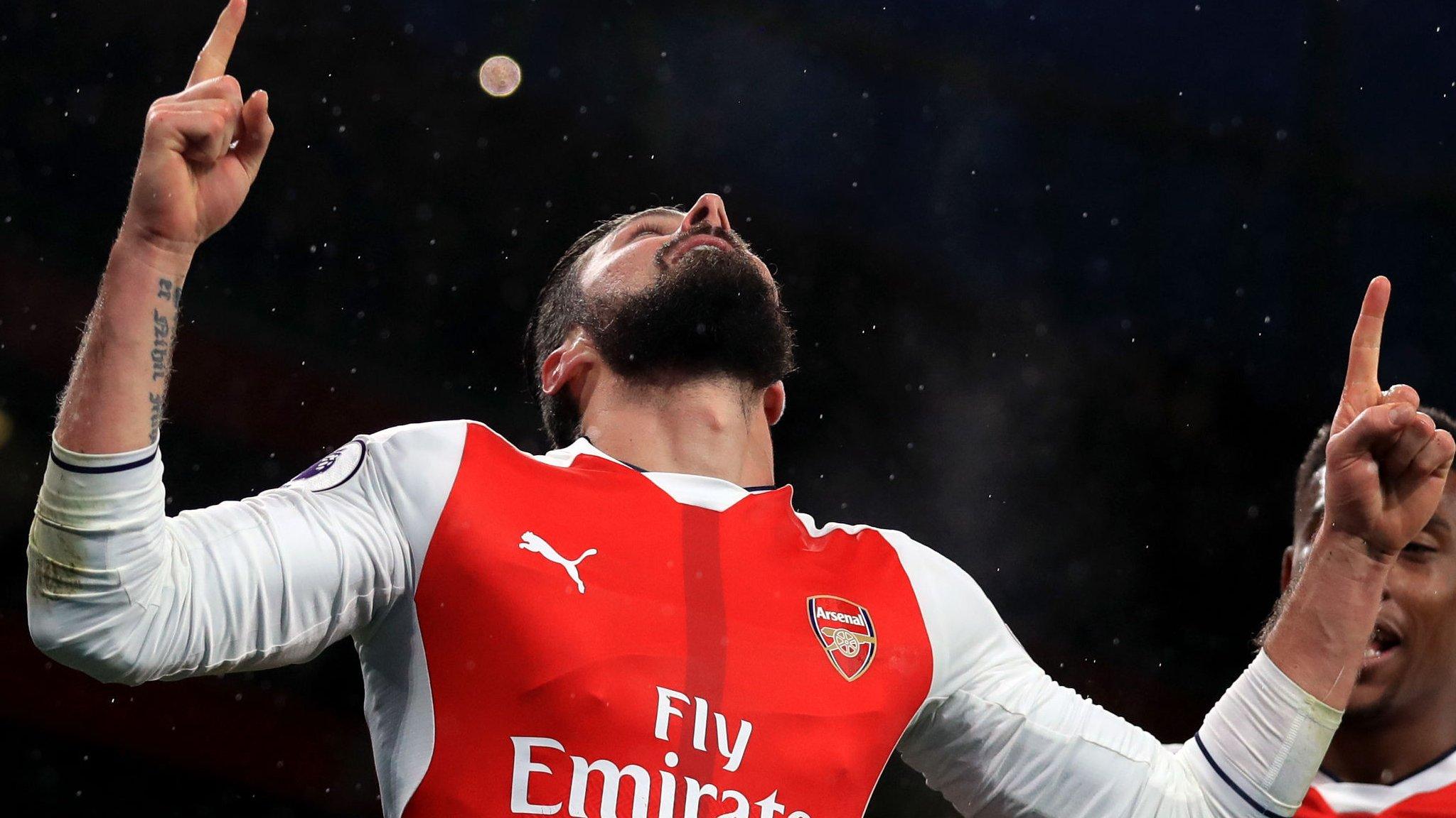 Olivier Giroud celebrates