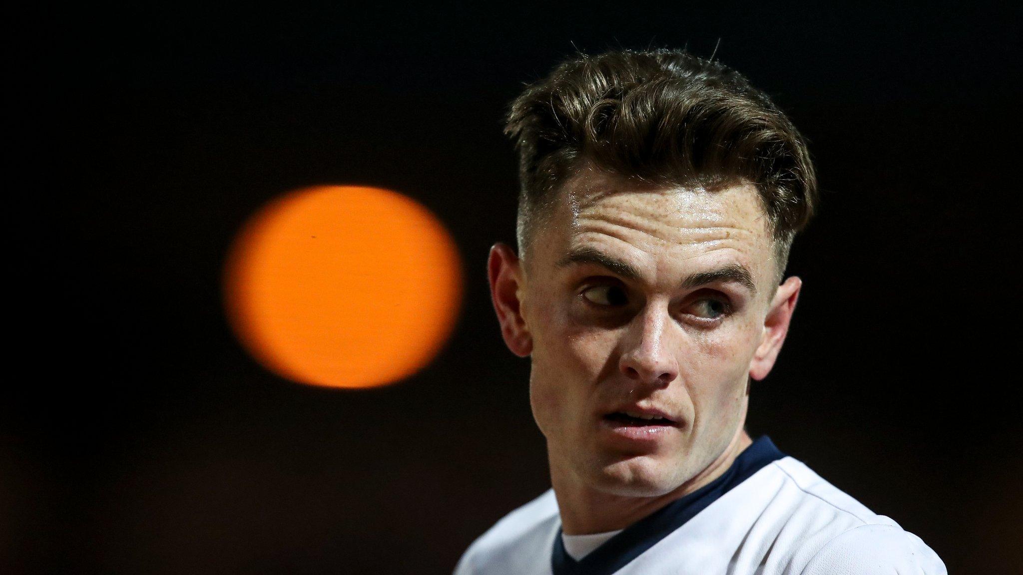 Ben Thompson plays for Millwall in the FA Cup in 2018