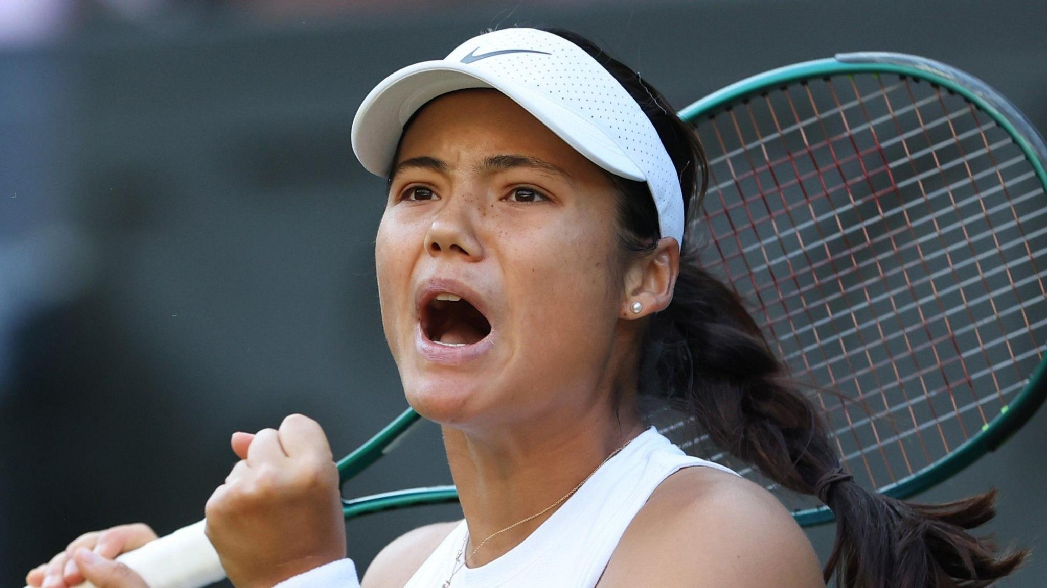 Emma Raducanu clenches her fist