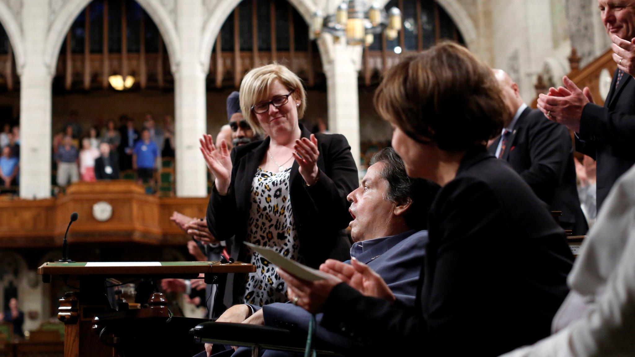 Liberal MP Mauril Belanger receives standing ovation after voting on his private member's bill to change the national anthem. 15 June 2016.